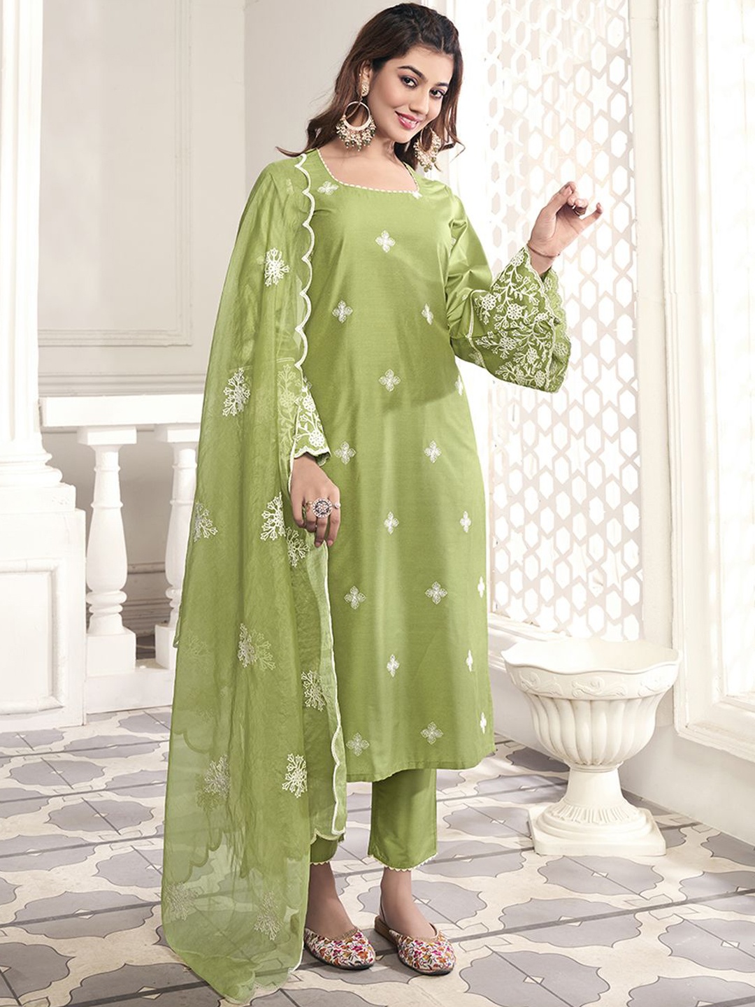 Inddus Floral Embroidered Thread Work Straight Kurta With Trousers & Dupatta, Green
Inddus Floral Embroidered Thread Work Straight Kurta With Trousers & Dupatta, Green