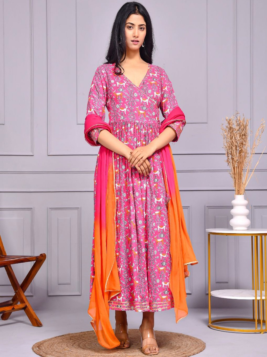 Aspriya Ethnic Motifs Printed Angrakha Pure Cotton Kurta With Trousers & Dupatta, Fuchsia
Aspriya Ethnic Motifs Printed Angrakha Pure Cotton Kurta With Trousers & Dupatta, Fuchsia