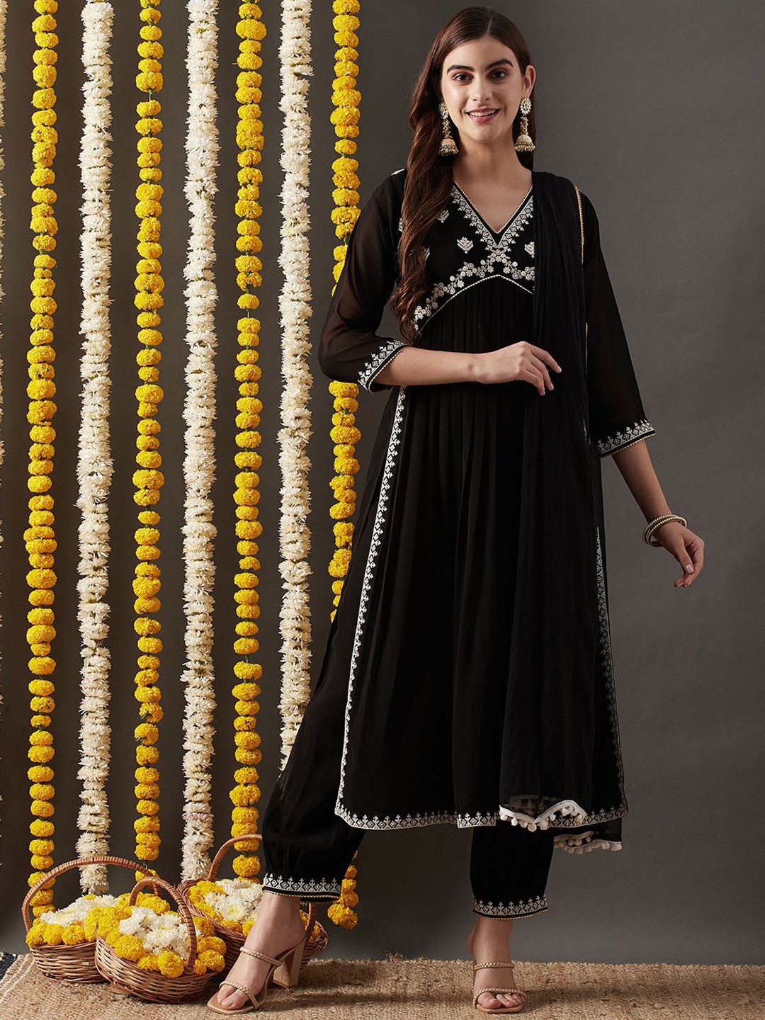 KAVINDI Floral Embroidered Empire Thread Work Kurta with Harem Pants & Dupatta, Black
KAVINDI Floral Embroidered Empire Thread Work Kurta with Harem Pants & Dupatta, Black