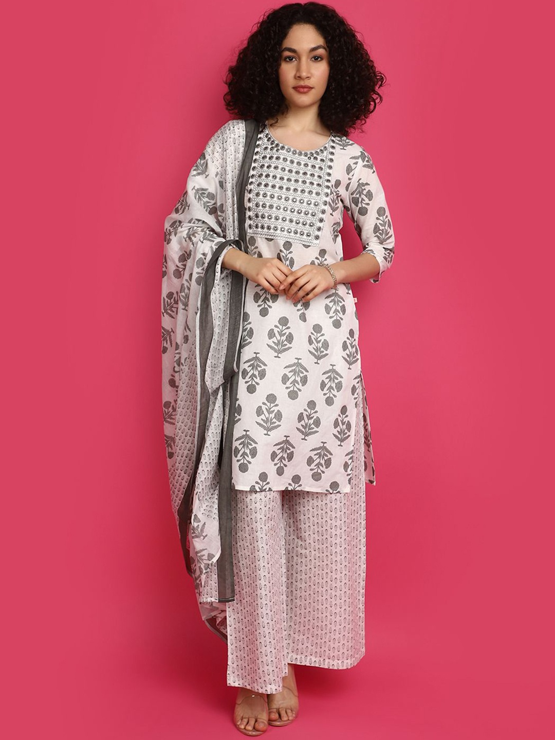 V-Mart Floral Printed Regular Mirror Work Pure Cotton Kurta With Trousers & Dupatta, Off white
V-Mart Floral Printed Regular Mirror Work Pure Cotton Kurta With Trousers & Dupatta, Off white