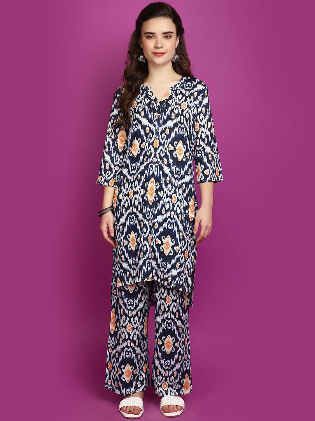 V-Mart Ethnic Motifs Printed Mandarin Collar Straight Kurta With Palazzos, Blue
V-Mart Ethnic Motifs Printed Mandarin Collar Straight Kurta With Palazzos, Blue
