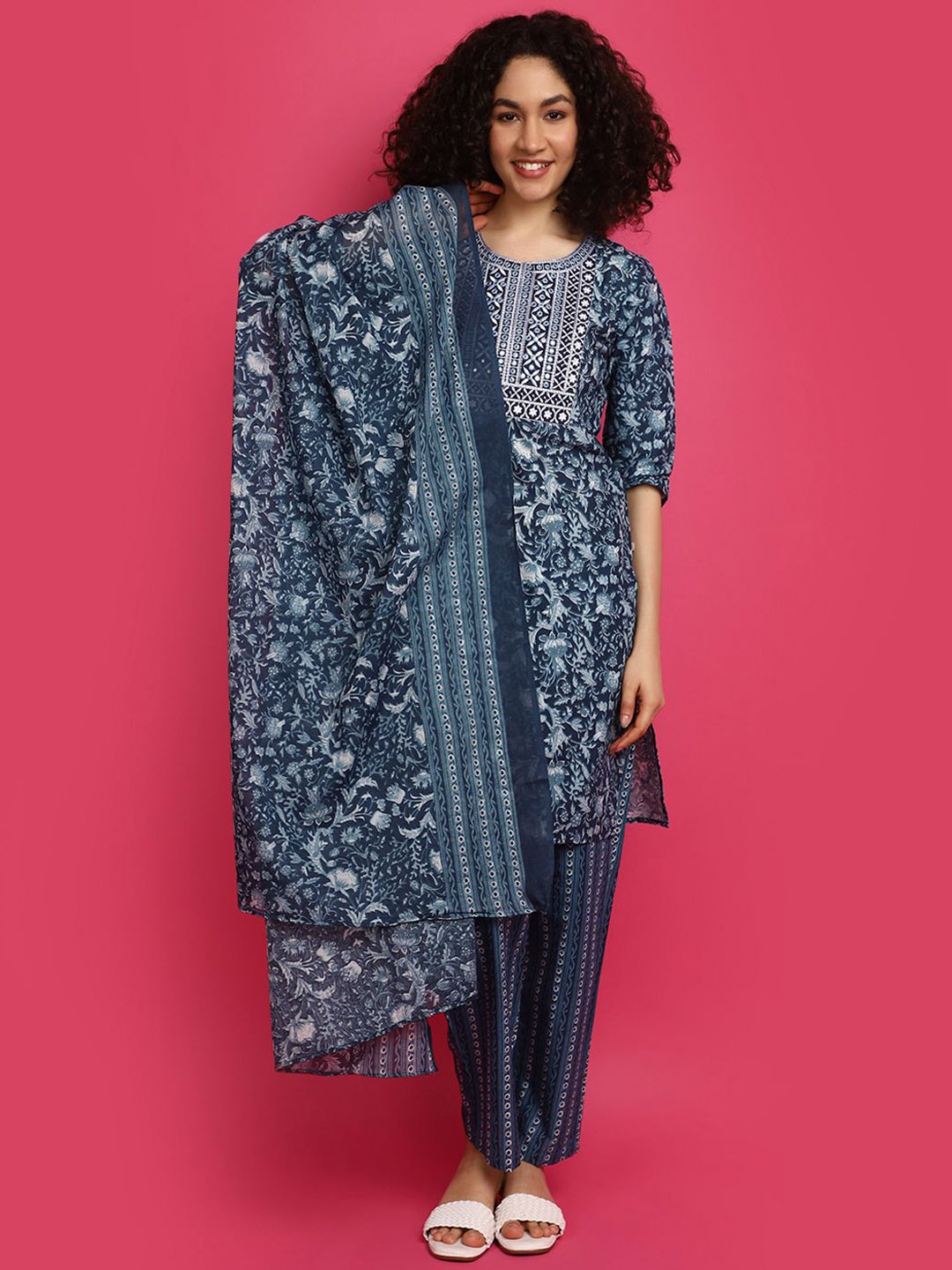 V-Mart Floral Printed Mirror Work Pure Cotton Straight Kurta with Trousers & Dupatta, Blue
V-Mart Floral Printed Mirror Work Pure Cotton Straight Kurta with Trousers & Dupatta, Blue