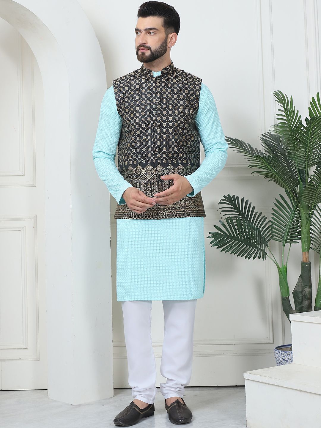 SOJANYA Ethnic Motifs Embroidered Regular Thread Work Pure Cotton Kurta with Churidar, Turquoise blue
SOJANYA Ethnic Motifs Embroidered Regular Thread Work Pure Cotton Kurta with Churidar, Turquoise blue