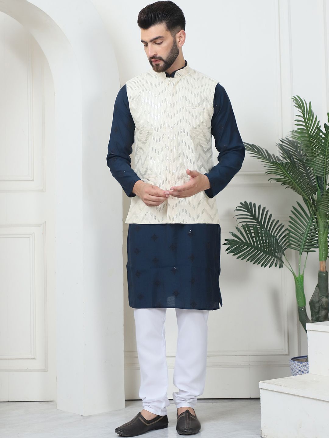 SOJANYA Ethnic Motifs Embroidered Regular Thread Work Straight Kurta with Churidar, Teal
SOJANYA Ethnic Motifs Embroidered Regular Thread Work Straight Kurta with Churidar, Teal