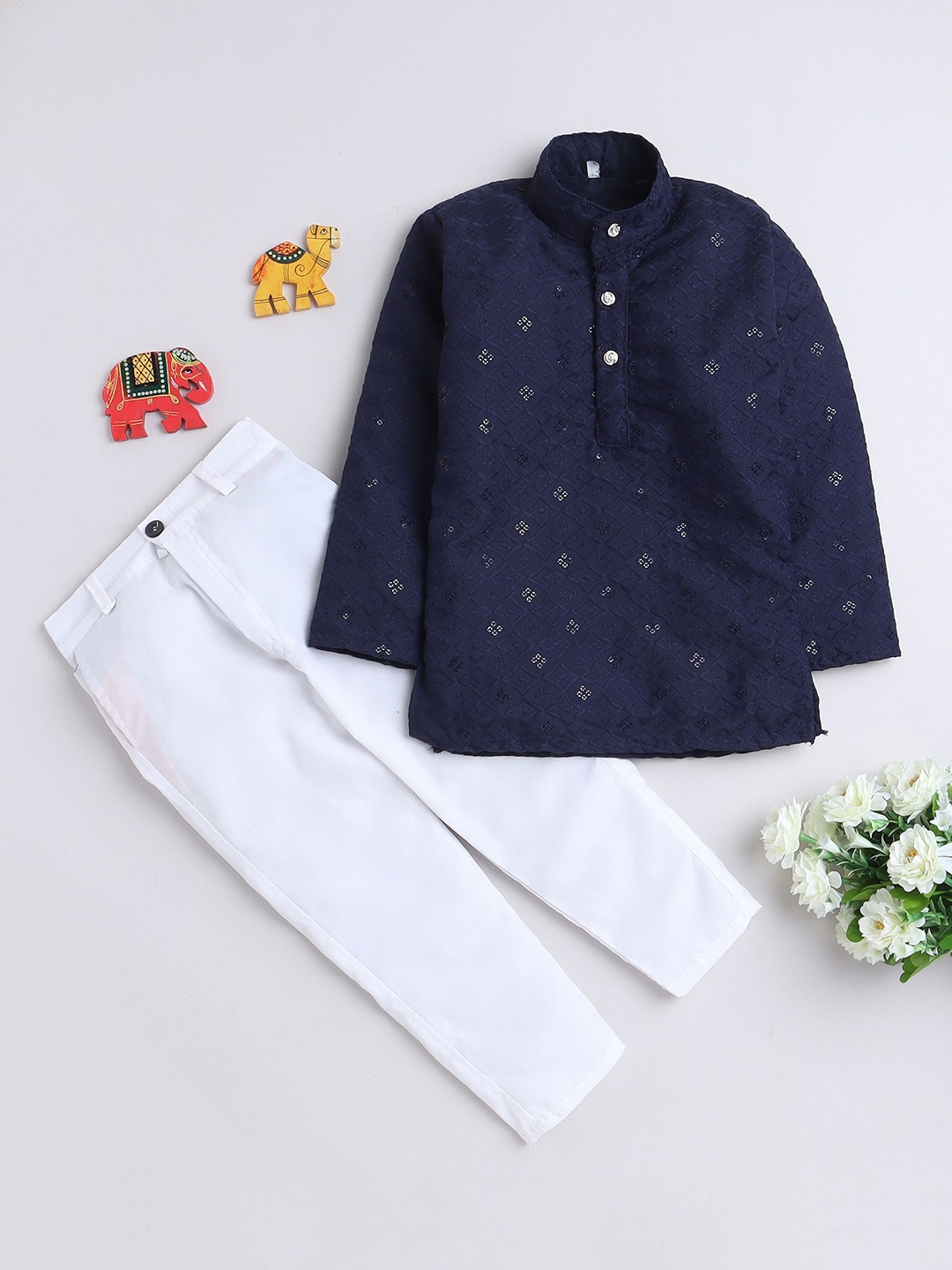 BAESD Boys Floral Embroidered Regular Thread Work Pure Cotton Kurta with Trousers, Navy blue
BAESD Boys Floral Embroidered Regular Thread Work Pure Cotton Kurta with Trousers, Navy blue