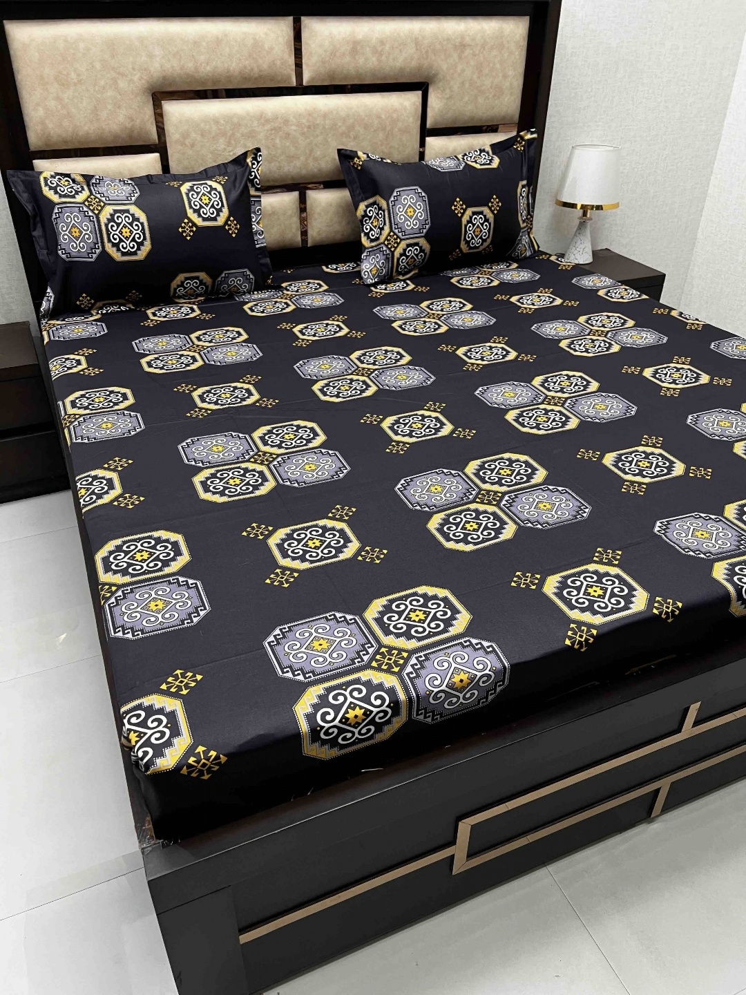 Pure Decor Purple & Yellow Ethnic Motifs Cotton 330 TC King Bedsheet with 2 Pillow Covers
Pure Decor Purple & Yellow Ethnic Motifs Cotton 330 TC King Bedsheet with 2 Pillow Covers