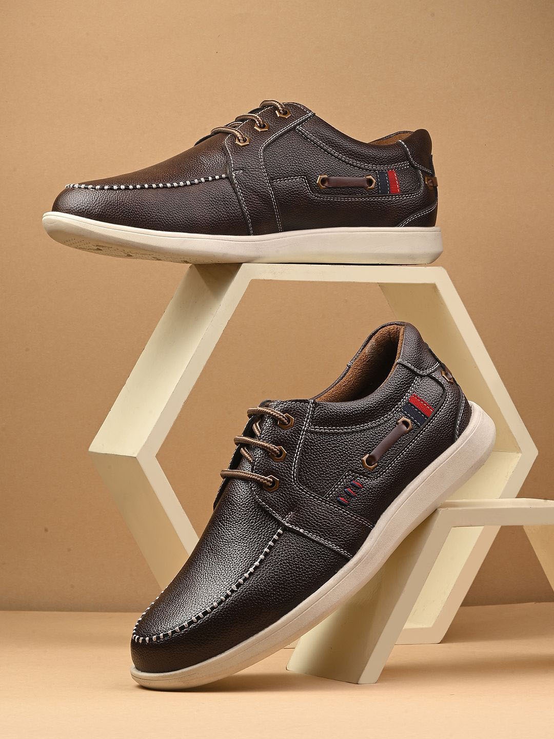 The Roadster Lifestyle Co. Men Brown Round Toe Comfort Insole Lightweight Sneakers
The Roadster Lifestyle Co. Men Brown Round Toe Comfort Insole Lightweight Sneakers