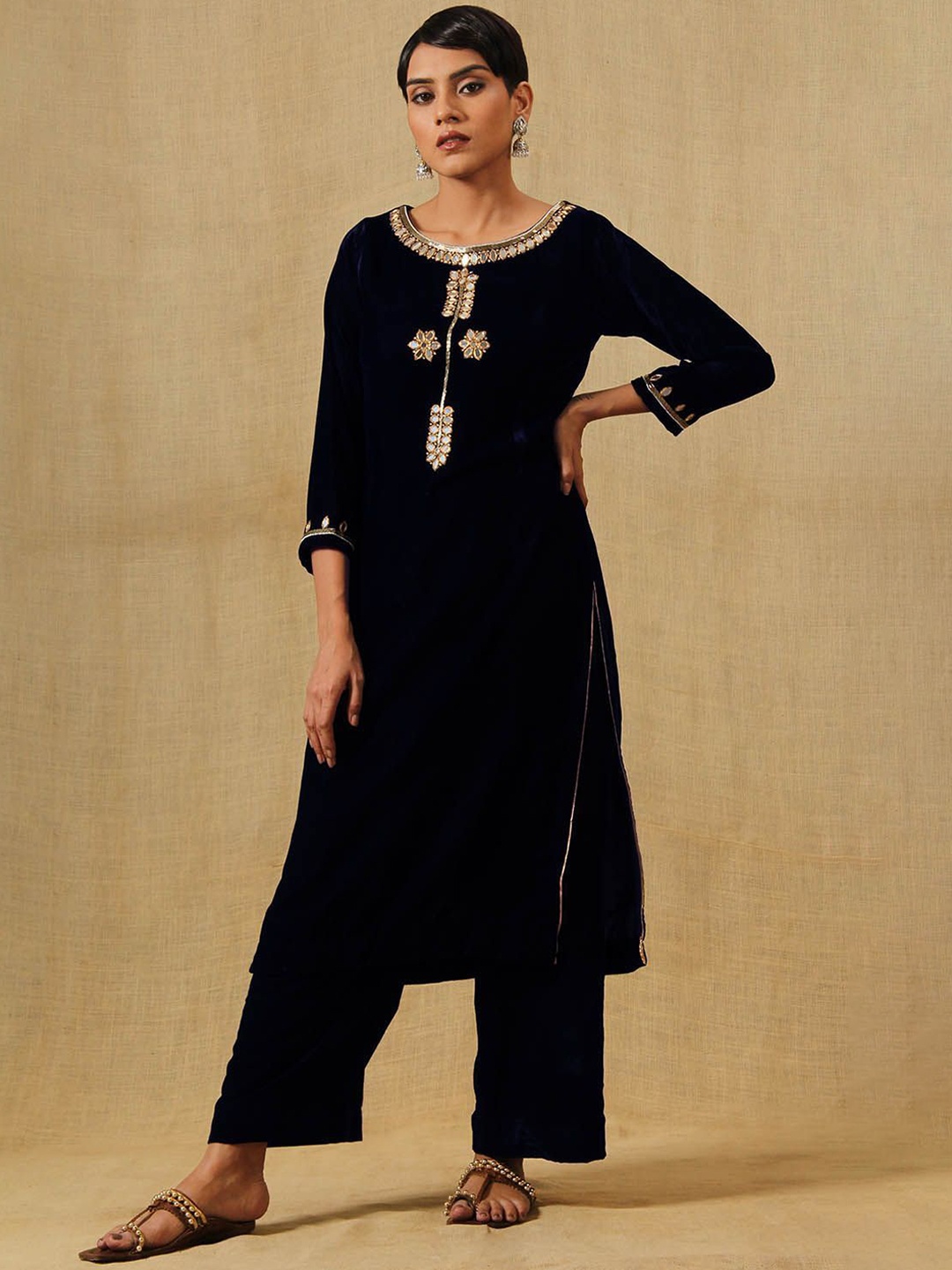 KHUSHBOO AND PANKAJ Yoke Design Regular Mirror Work Velvet Kurta with Palazzos, Navy blue
KHUSHBOO AND PANKAJ Yoke Design Regular Mirror Work Velvet Kurta with Palazzos, Navy blue