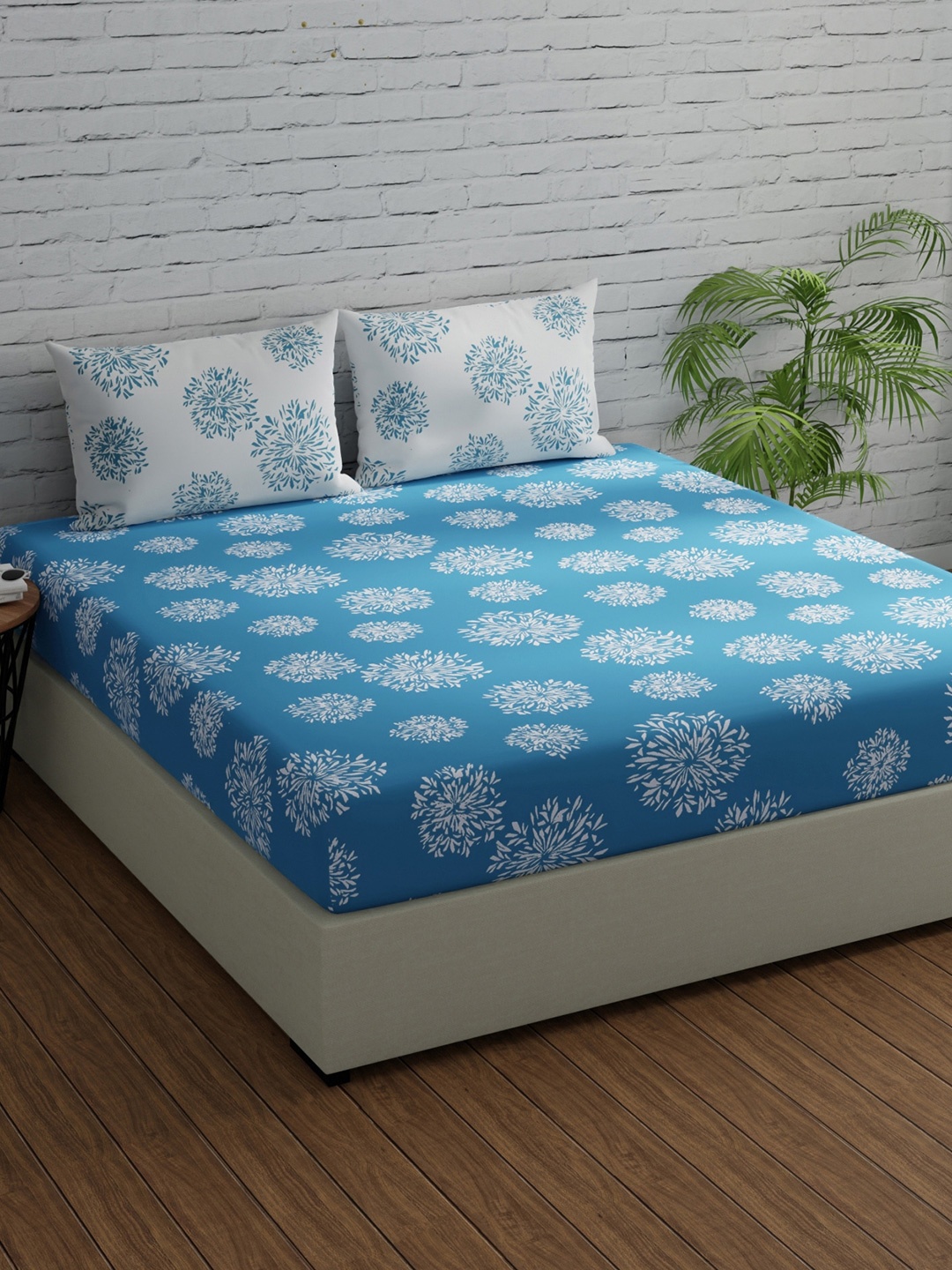 Huesland Blue & White Floral 144 TC King Fitted Cotton Bedsheet with 2 Pillow Covers
Huesland Blue & White Floral 144 TC King Fitted Cotton Bedsheet with 2 Pillow Covers