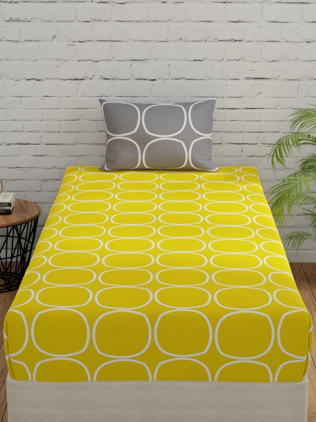 Huesland Yellow & White Geometric 144 TC Cotton Single Bedsheet with 1 Pillow Cover
Huesland Yellow & White Geometric 144 TC Cotton Single Bedsheet with 1 Pillow Cover