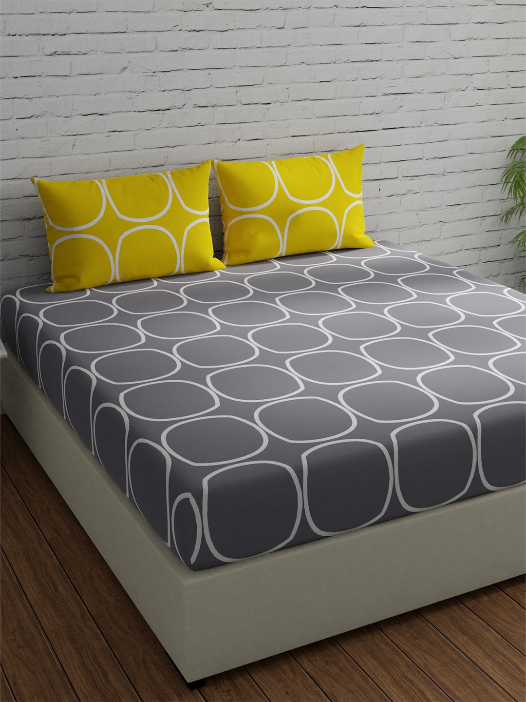 Huesland Grey Geometric 144 TC Cotton Fitted Double King Bedsheet & 2 Pillow Covers
Huesland Grey Geometric 144 TC Cotton Fitted Double King Bedsheet & 2 Pillow Covers
