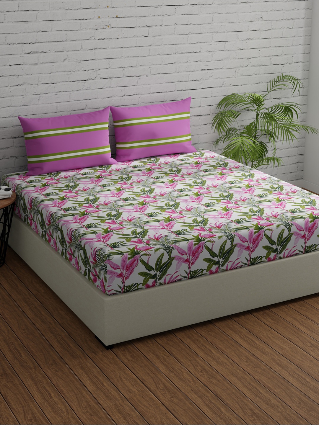 Huesland Pink & White Floral 144 TC Cotton Fitted Double King Bedsheet & 2 Pillow Covers
Huesland Pink & White Floral 144 TC Cotton Fitted Double King Bedsheet & 2 Pillow Covers