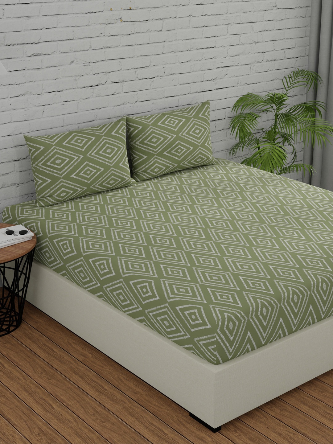 Huesland Sea Green Geometric Fitted Cotton 144 TC King Bedsheet With 2 Pillow Covers
Huesland Sea Green Geometric Fitted Cotton 144 TC King Bedsheet With 2 Pillow Covers