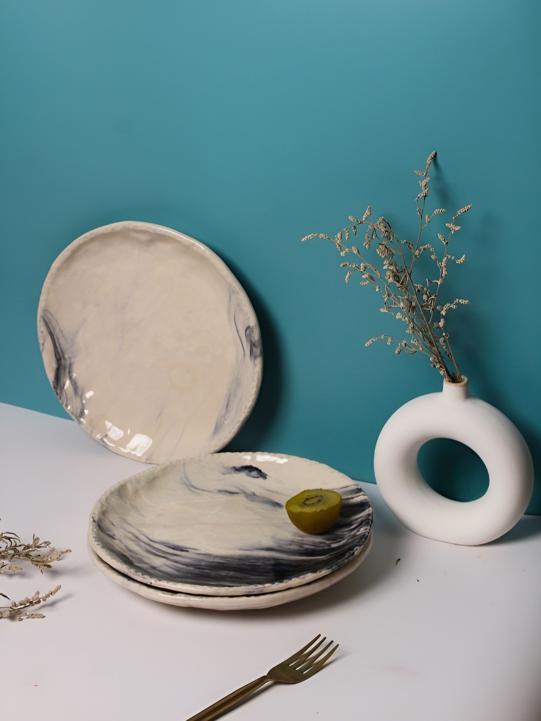 WEAVING HOMES Black & Off White Printed Microwave Safe Glossy Ceramic Serving Plates
WEAVING HOMES Black & Off White Printed Microwave Safe Glossy Ceramic Serving Plates