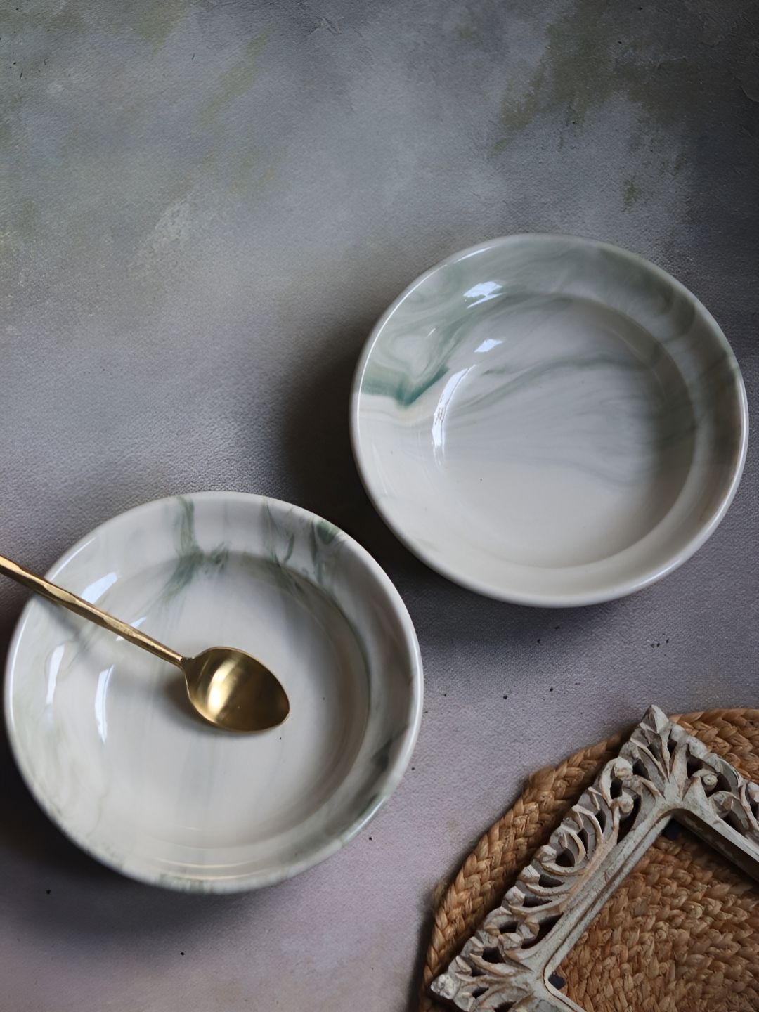 WEAVING HOMES White & Green 2 Pieces Printed Microwave Safe Glossy Ceramic Pasta Plates
WEAVING HOMES White & Green 2 Pieces Printed Microwave Safe Glossy Ceramic Pasta Plates