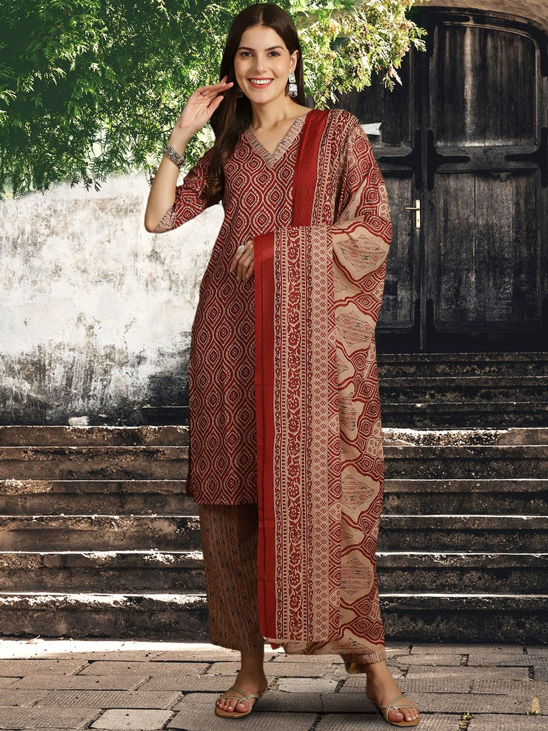 7Threads Ethnic Motifs Printed V-Neck Pure Cotton Straight Kurta with Trousers & Dupatta, Maroon
7Threads Ethnic Motifs Printed V-Neck Pure Cotton Straight Kurta with Trousers & Dupatta, Maroon