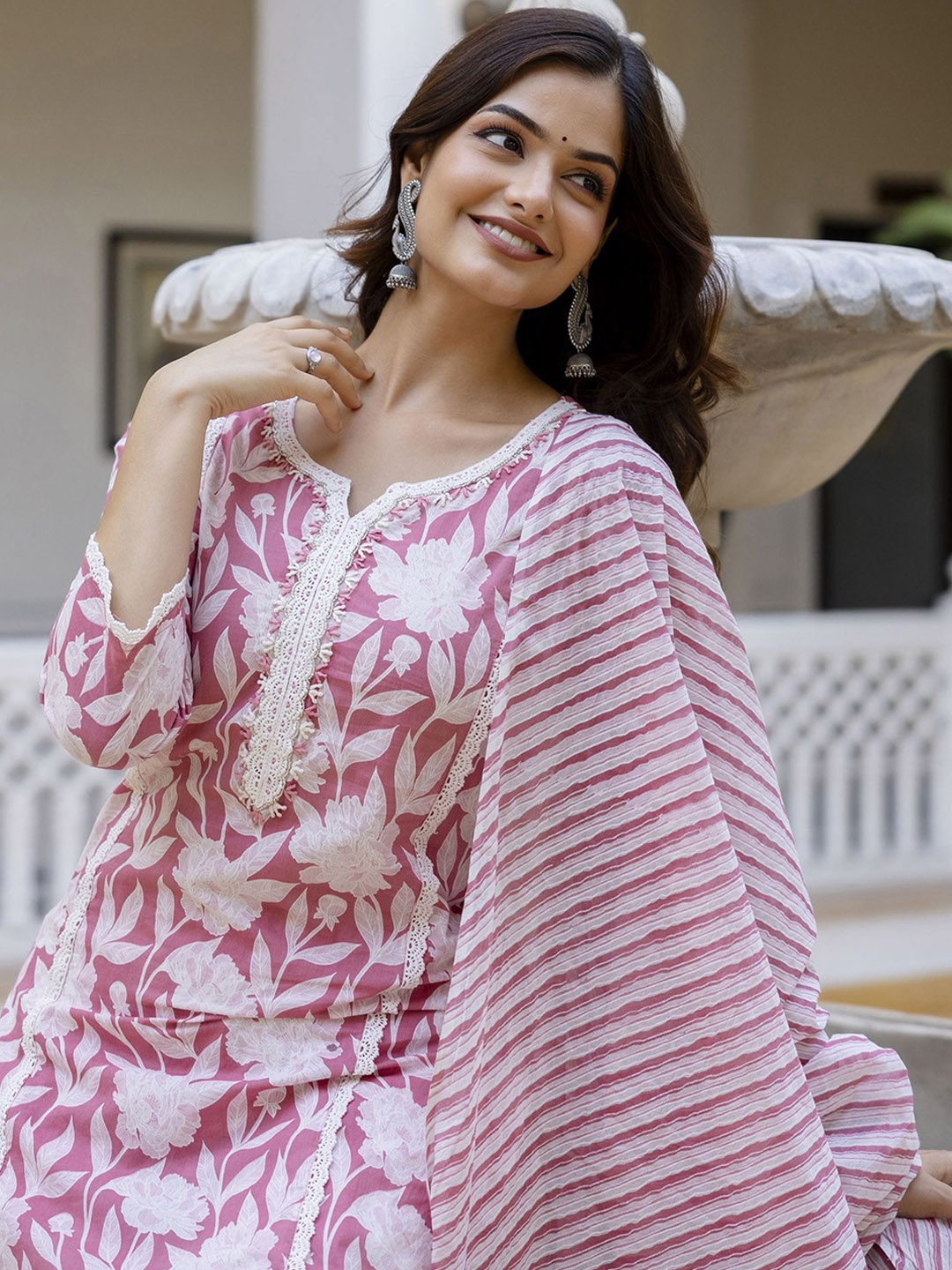 Anouk Pink Floral Printed Straight Thread Work Pure Cotton Kurta with Trousers & Dupatta
Anouk Pink Floral Printed Straight Thread Work Pure Cotton Kurta with Trousers & Dupatta