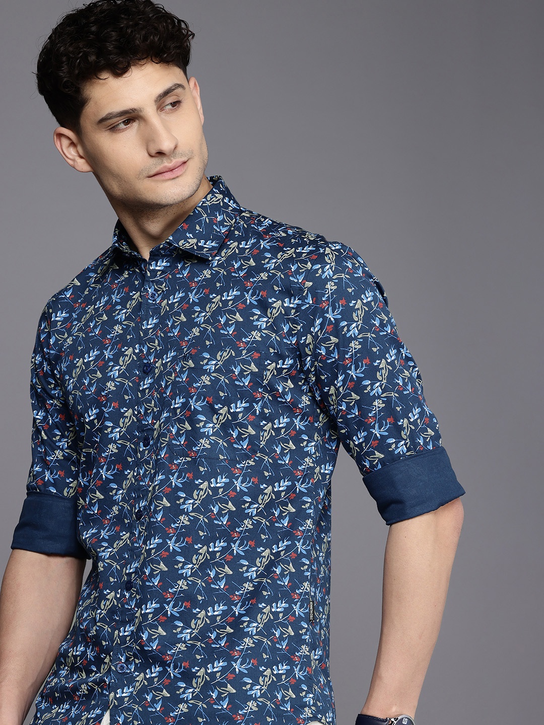 Kenneth Cole Men Premium Slim Fit Floral Printed Pure Cotton Casual Shirt, Navy blue
Kenneth Cole Men Premium Slim Fit Floral Printed Pure Cotton Casual Shirt, Navy blue