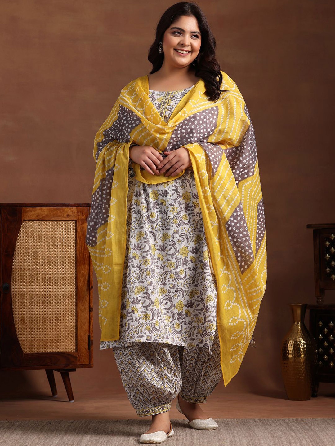 EXTRA LOVE BY LIBAS Plus Size Floral Printed Pure Cotton Kurta with Salwar & Dupatta, White
EXTRA LOVE BY LIBAS Plus Size Floral Printed Pure Cotton Kurta with Salwar & Dupatta, White