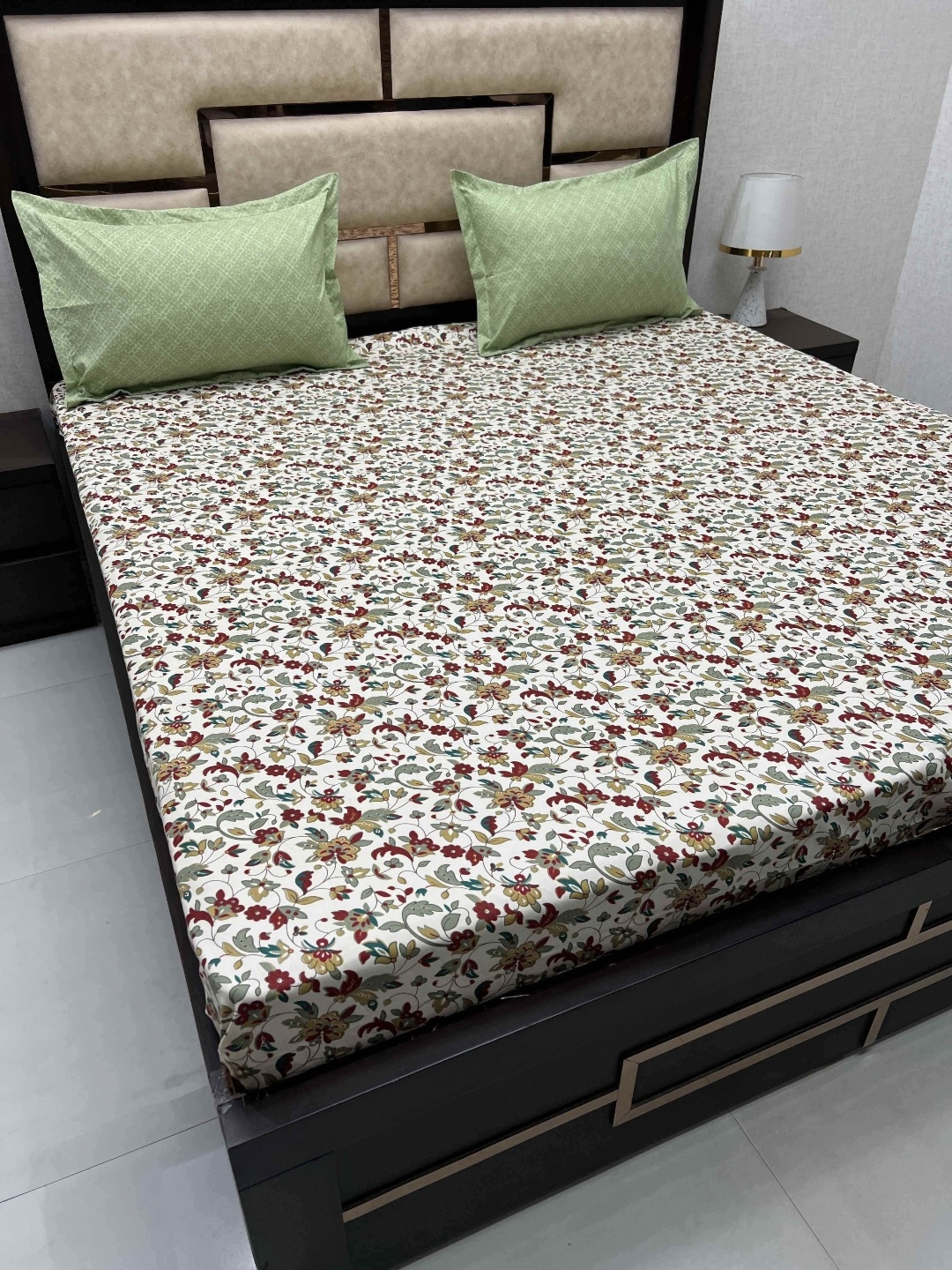 Pure Decor White Floral Printed 230 TC Pure Cotton King Bedsheet With 2 Pillow Covers
Pure Decor White Floral Printed 230 TC Pure Cotton King Bedsheet With 2 Pillow Covers