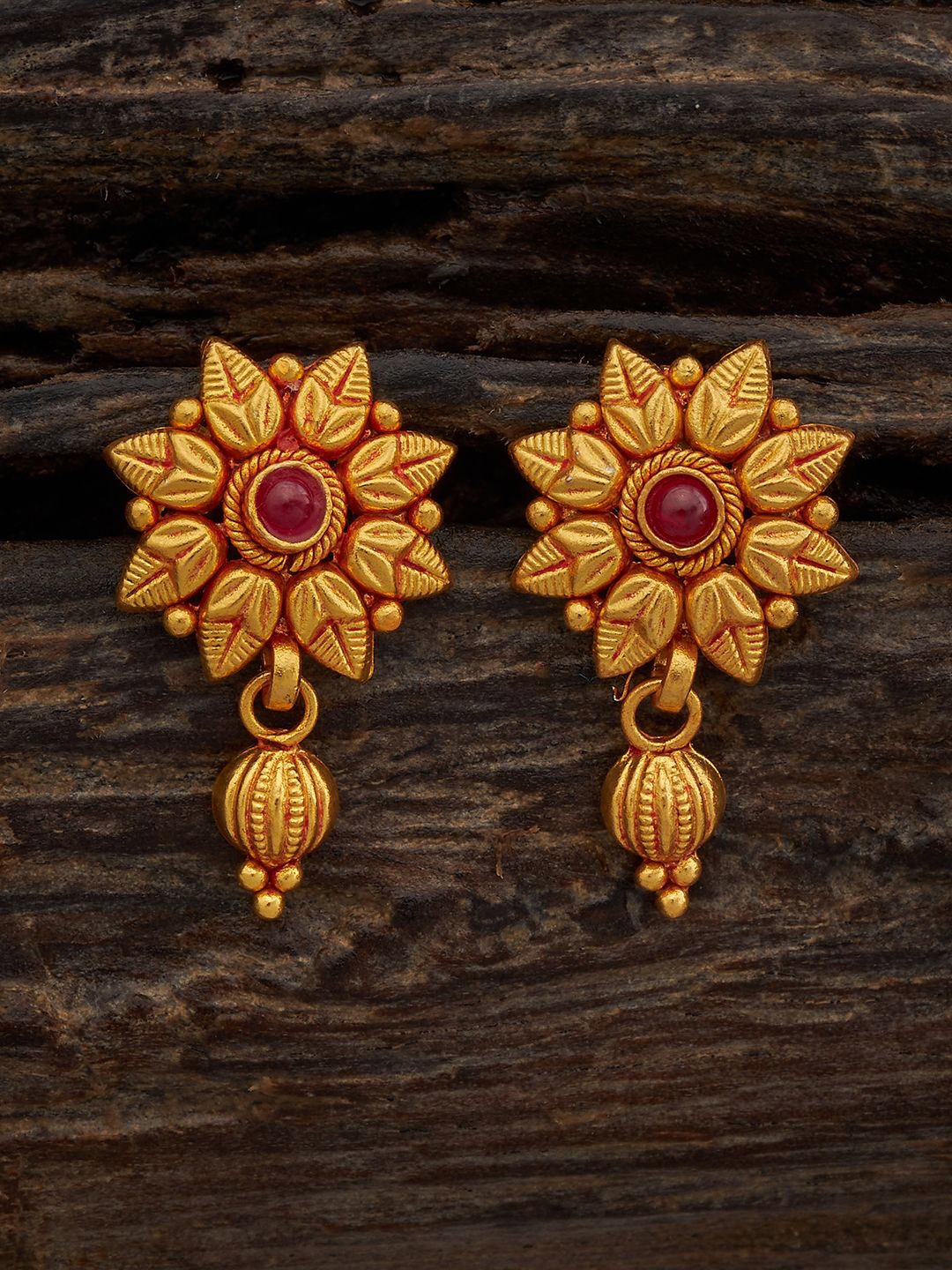 Kushal's Fashion Jewellery 92.5 Pure Silver Gold Plated Stone Studded Temple Drop Earrings
Kushal's Fashion Jewellery 92.5 Pure Silver Gold Plated Stone Studded Temple Drop Earrings