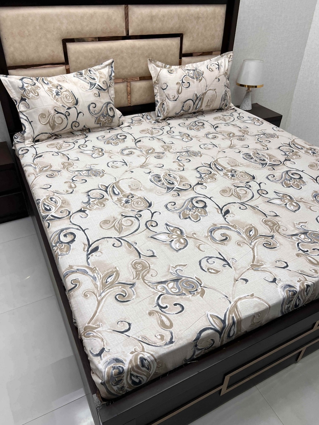 Pure Decor Beige & Grey Ethnic Motifs Cotton 300 TC King Bedsheet with 2 Pillow Covers
Pure Decor Beige & Grey Ethnic Motifs Cotton 300 TC King Bedsheet with 2 Pillow Covers