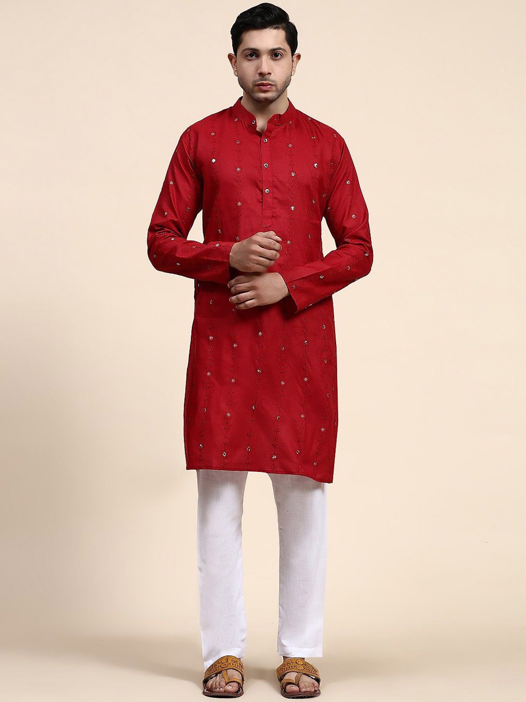 Nimidiya Floral Embroidered Mandarin Collar Sequinned Straight Kurta with Pyjamas, Maroon
Nimidiya Floral Embroidered Mandarin Collar Sequinned Straight Kurta with Pyjamas, Maroon