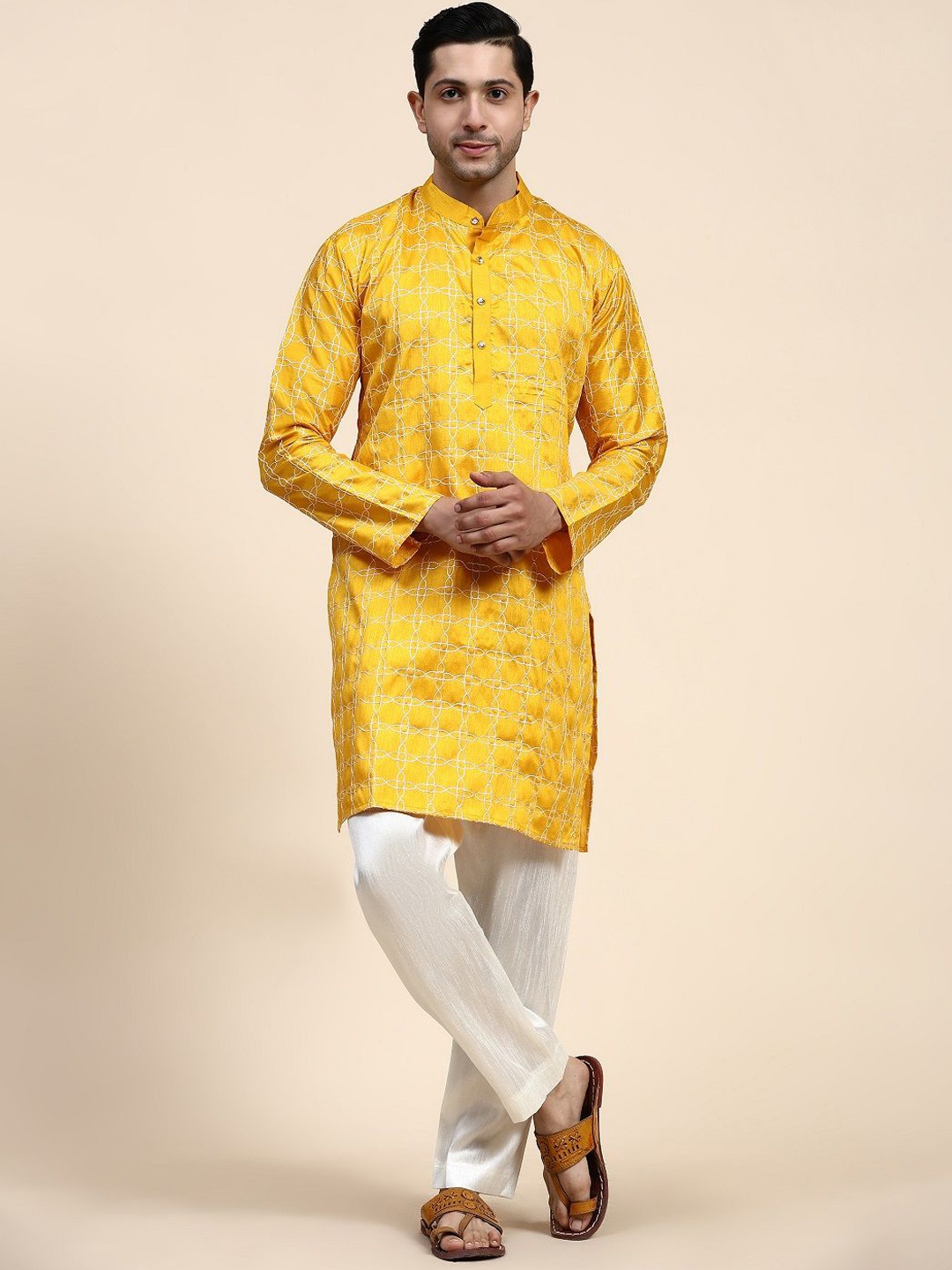 Murta Trends Geometric Embroidered Mandarin Collar Straight Thread Work Kurta & Trousers, Yellow
Murta Trends Geometric Embroidered Mandarin Collar Straight Thread Work Kurta & Trousers, Yellow