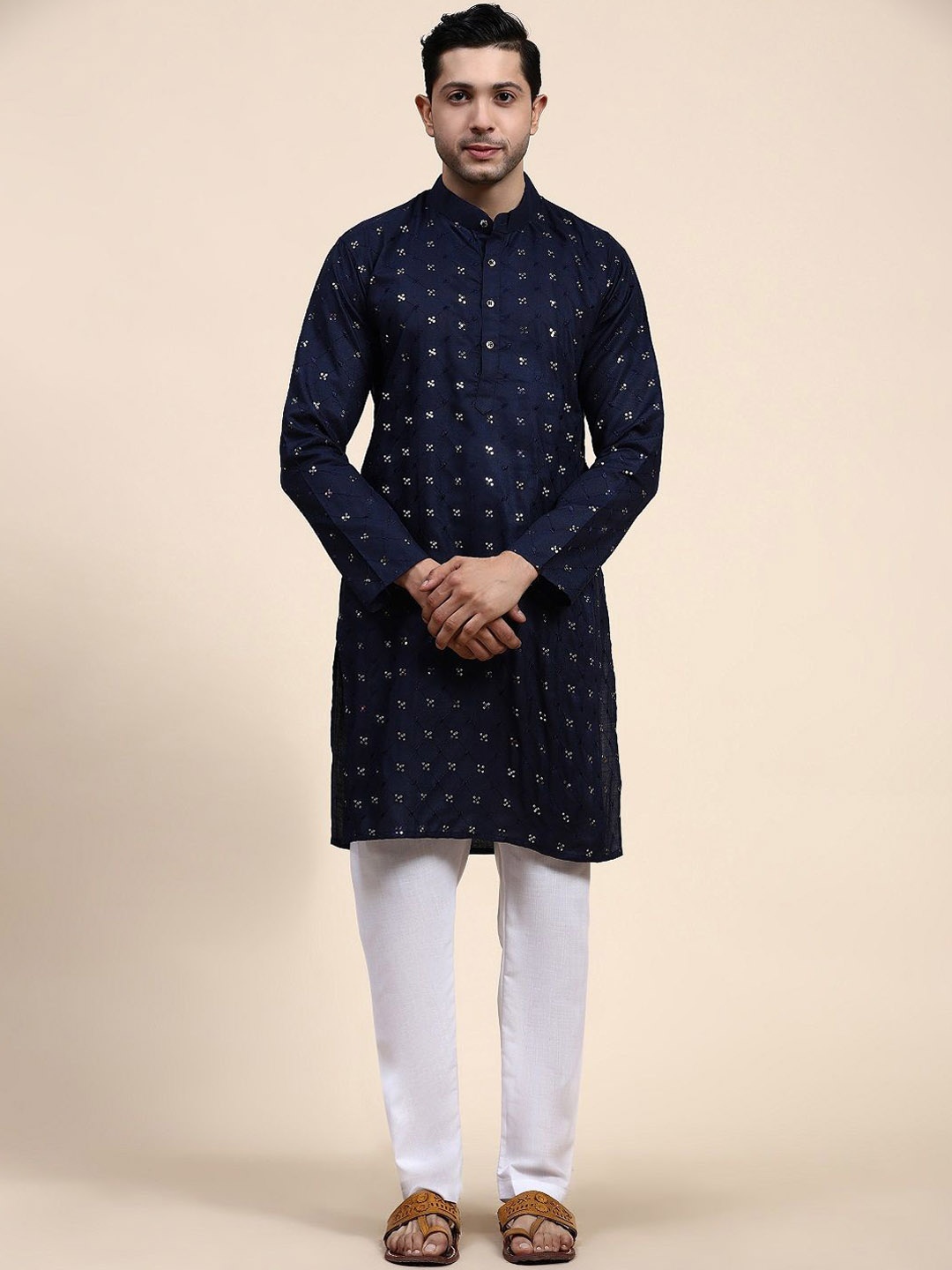 Murta Trends Floral Embroidered Mandarin Collar Sequinned Straight Kurta With Pyjama, Navy blue
Murta Trends Floral Embroidered Mandarin Collar Sequinned Straight Kurta With Pyjama, Navy blue
