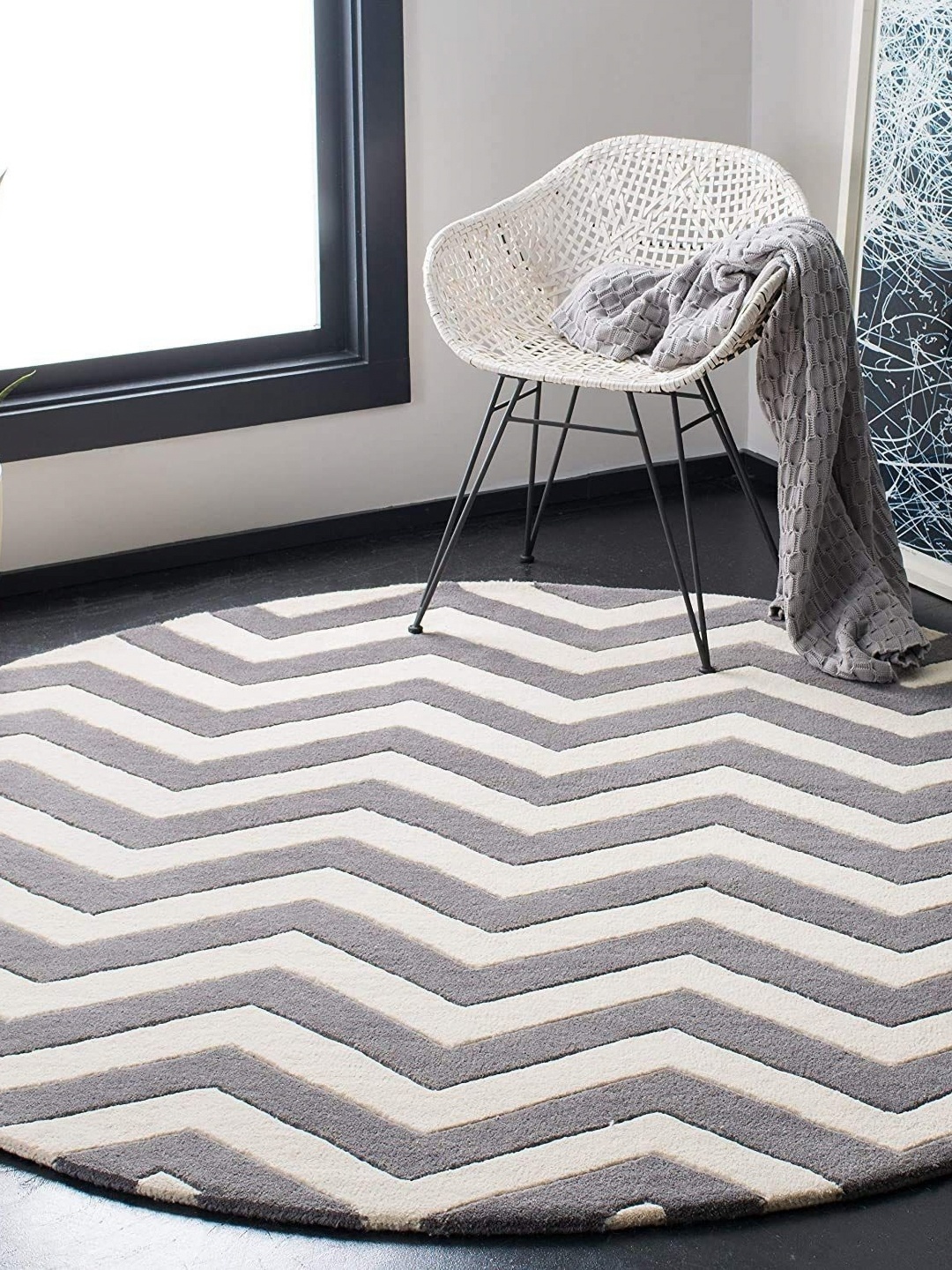 Safiya Carpet Grey & White Geometric Printed Hand Tufted Woollen Carpet
Safiya Carpet Grey & White Geometric Printed Hand Tufted Woollen Carpet