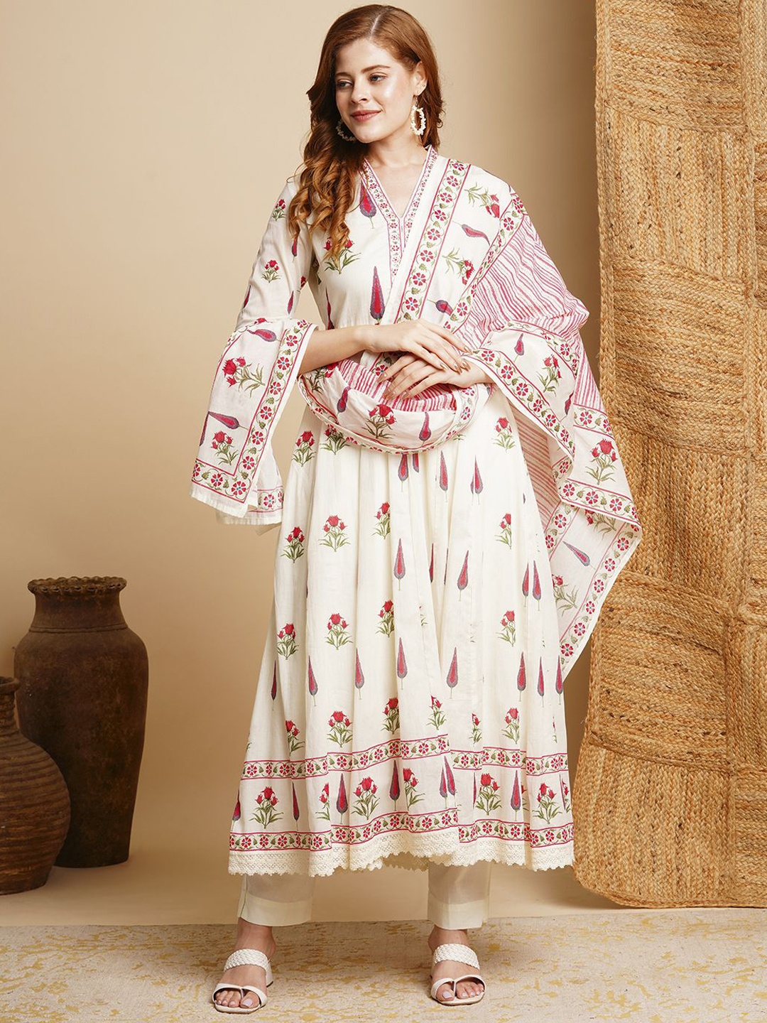 FASHOR Floral Printed Regular Thread Work Pure Cotton Kurta With Trousers & Dupatta, Off white
FASHOR Floral Printed Regular Thread Work Pure Cotton Kurta With Trousers & Dupatta, Off white