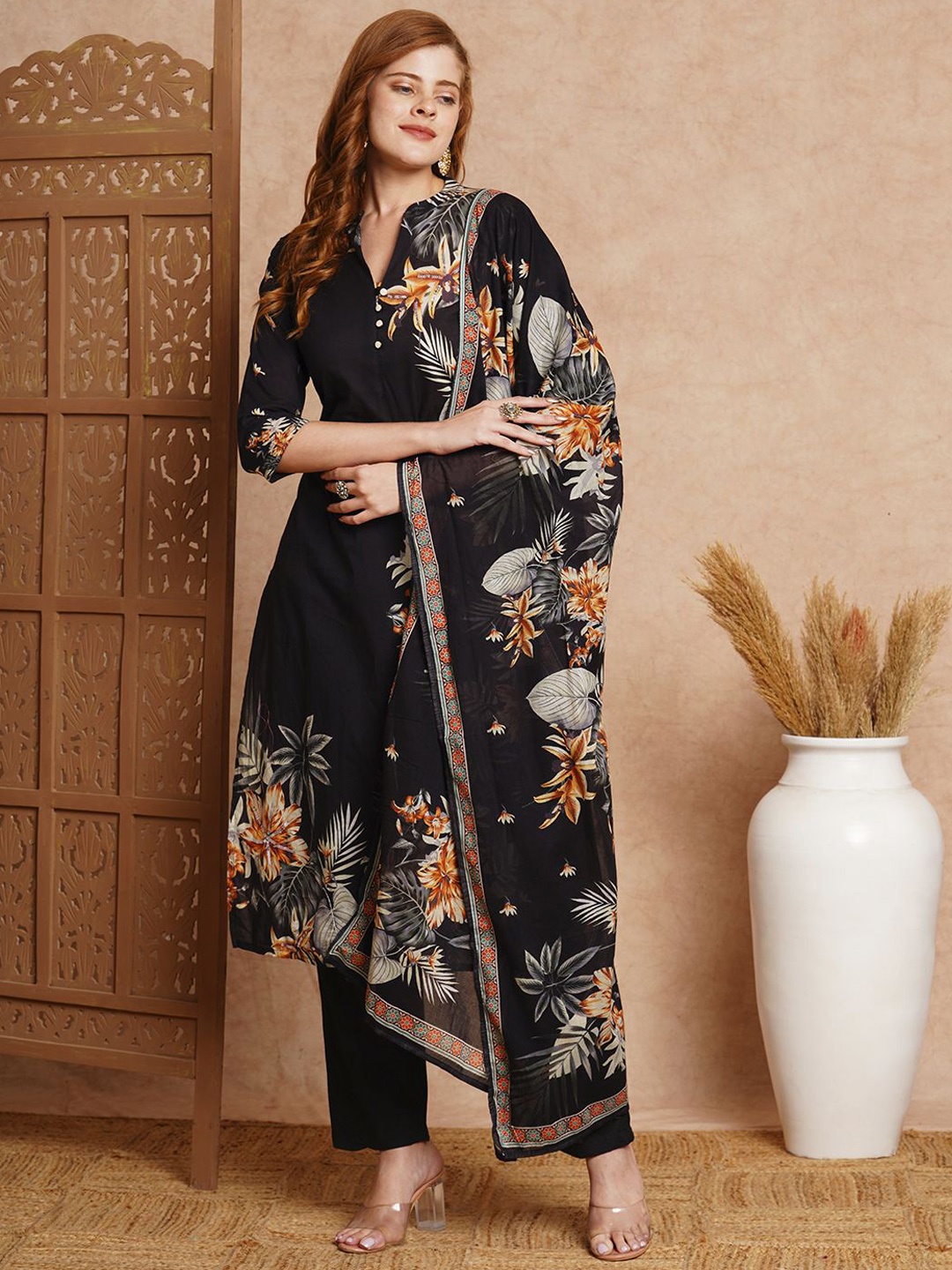 FASHOR Floral Printed Mandarin Collar Pure Cotton Straight Kurta With Trousers & Dupatta, Black
FASHOR Floral Printed Mandarin Collar Pure Cotton Straight Kurta With Trousers & Dupatta, Black
