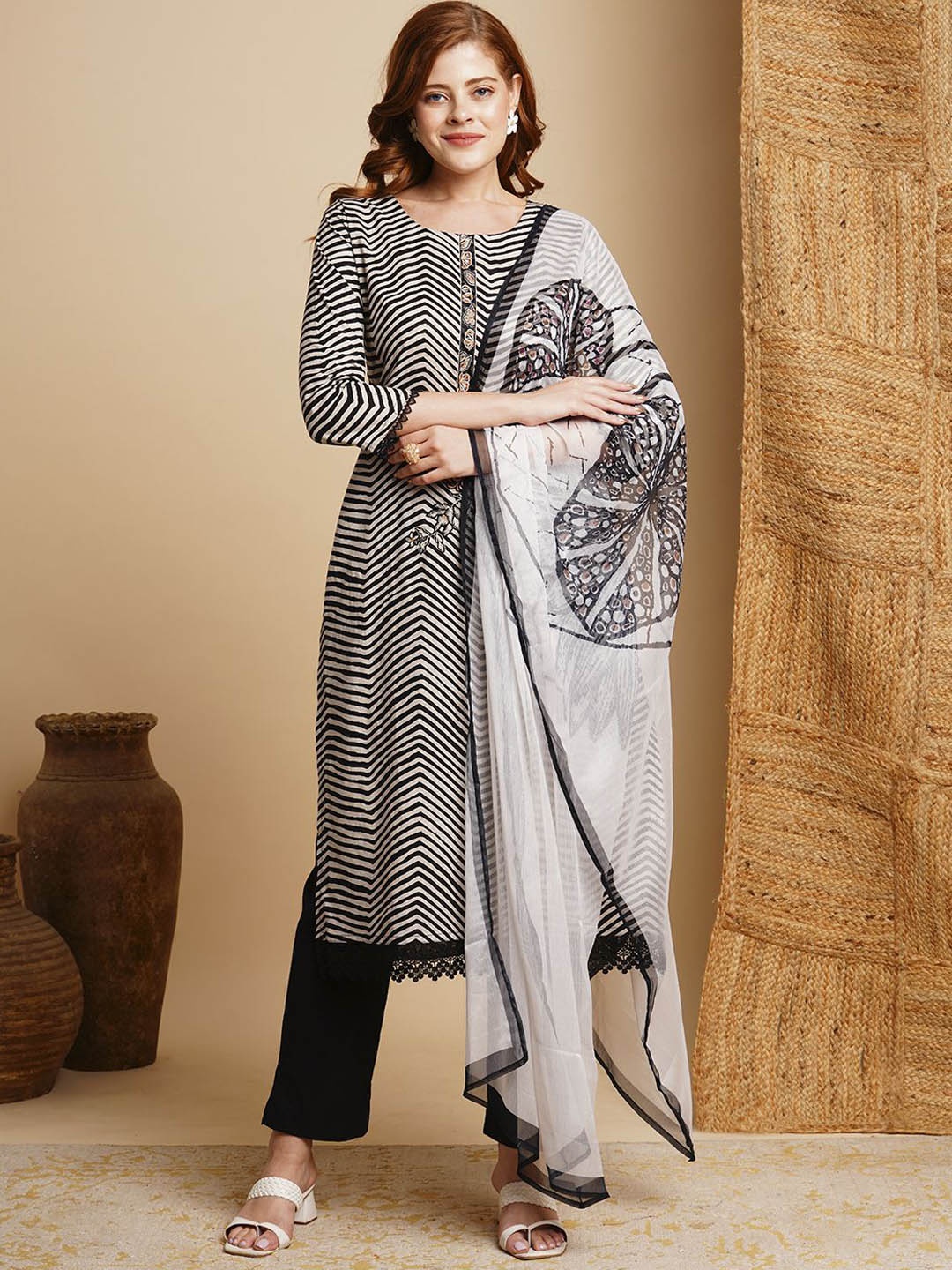 FASHOR Chevron Printed Regular Pure Cotton Straight Kurta With Trousers & Dupatta, Black
FASHOR Chevron Printed Regular Pure Cotton Straight Kurta With Trousers & Dupatta, Black