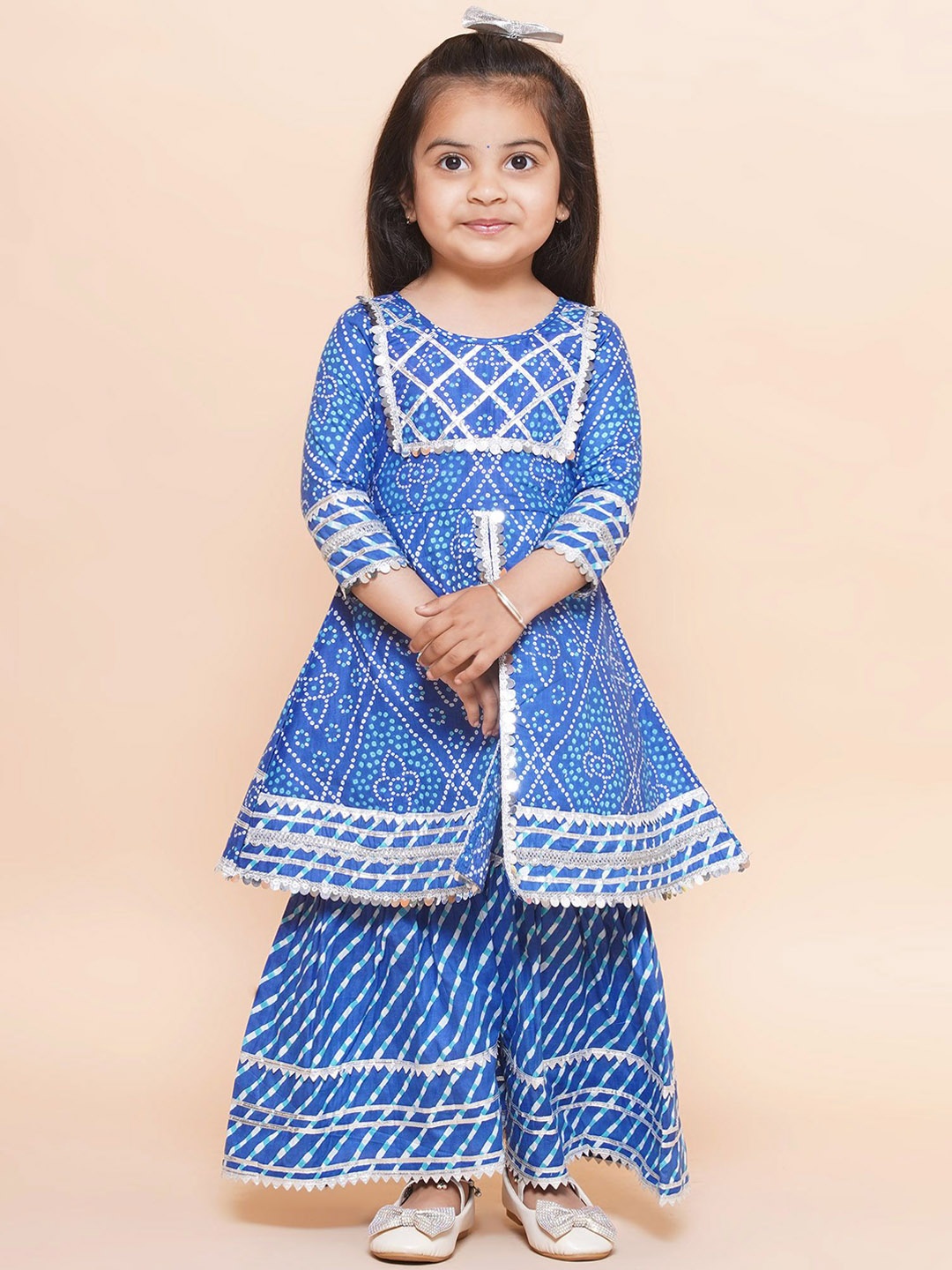 BAESD Girls Bandhani Printed Regular Gotta Patti Pure Cotton A-Line Kurta With Palazzos, Blue
BAESD Girls Bandhani Printed Regular Gotta Patti Pure Cotton A-Line Kurta With Palazzos, Blue