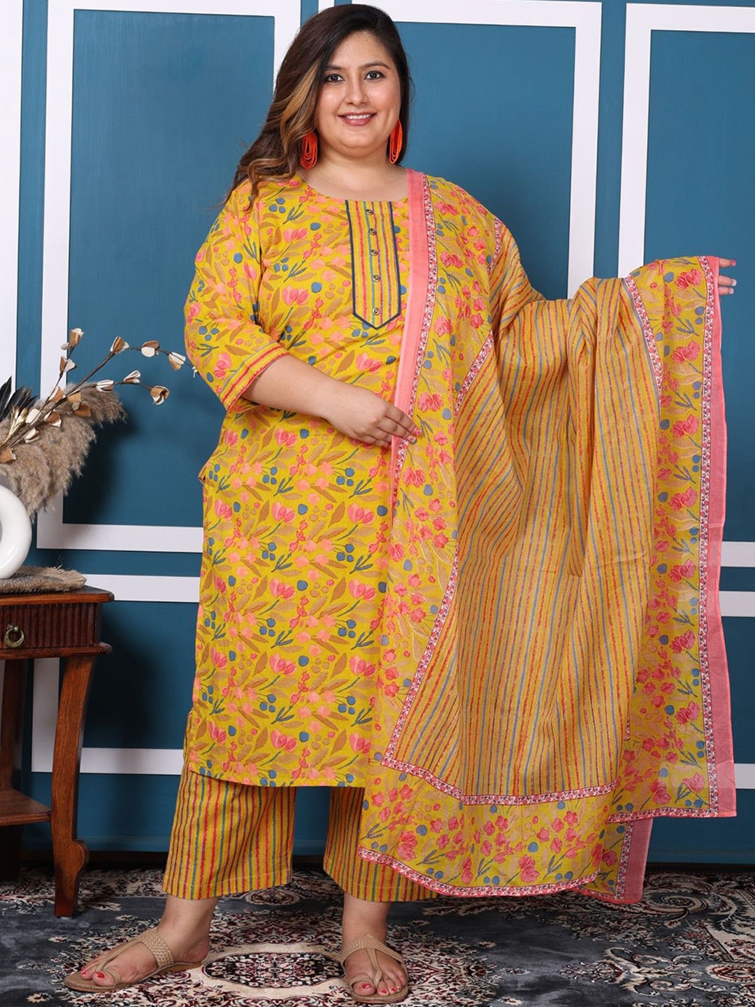 KALINI Plus Size Floral Printed Pure Cotton Straight Kurta with Palazzos & Dupatta, Yellow
KALINI Plus Size Floral Printed Pure Cotton Straight Kurta with Palazzos & Dupatta, Yellow