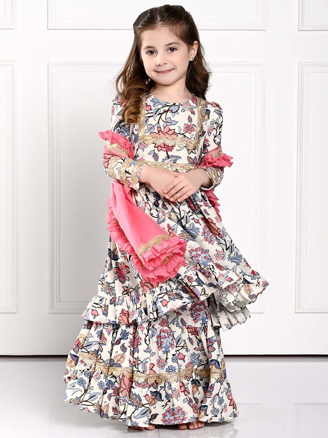 THE PONY & PEONY CO. Girls Floral Printed Gotta Patti Kurta with Sharara & Dupatta, White
THE PONY & PEONY CO. Girls Floral Printed Gotta Patti Kurta with Sharara & Dupatta, White