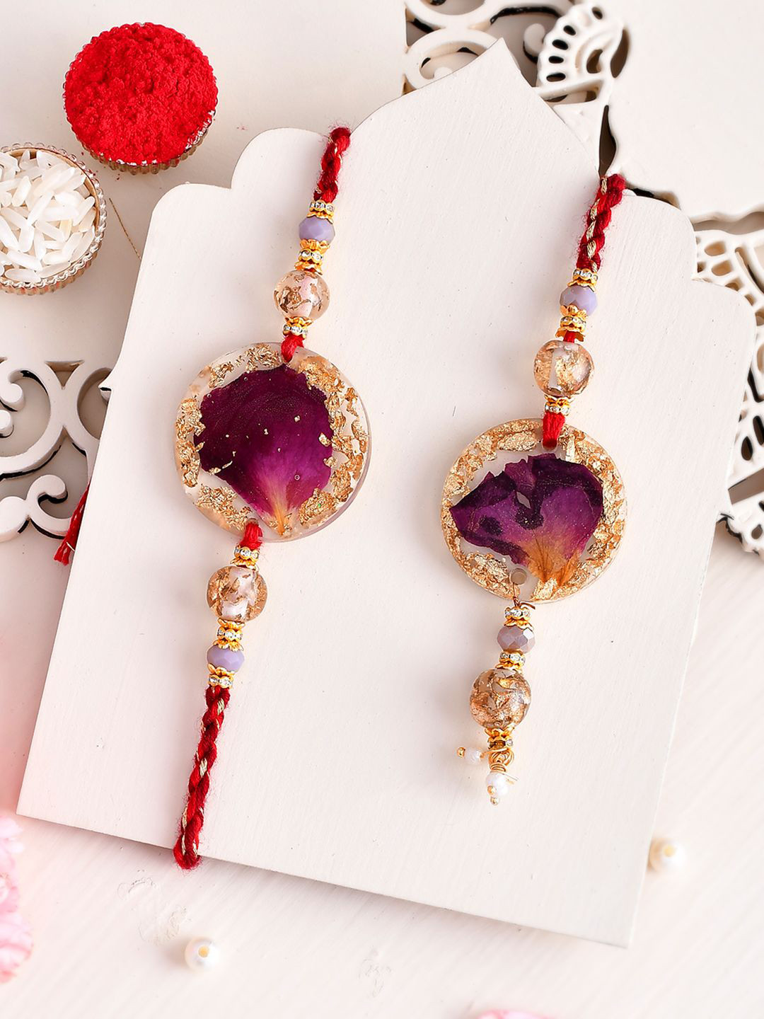 Aapno Rajasthan Rose Petals Resin Work Bhaiya Bhabhi Rakhi With Roli Chawal, Gold
Aapno Rajasthan Rose Petals Resin Work Bhaiya Bhabhi Rakhi With Roli Chawal, Gold
