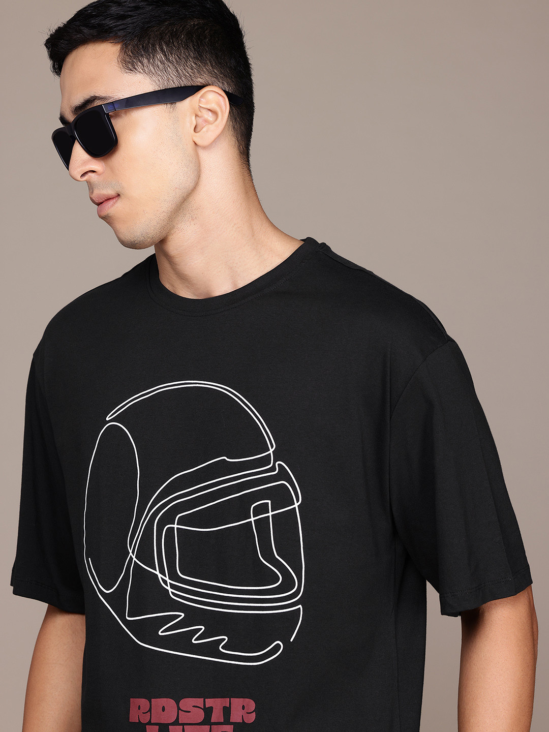 The Roadster Lifestyle Co. Printed Pure Cotton Relaxed Fit T-shirt, Black 
The Roadster Lifestyle Co. Printed Pure Cotton Relaxed Fit T-shirt, Black