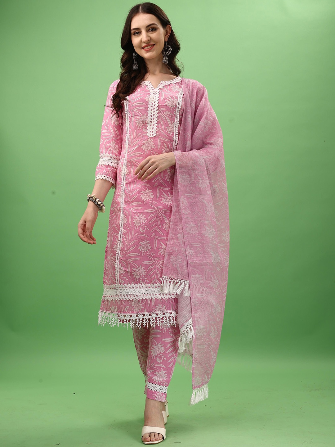 THE52 Floral Printed Notch Neck Thread Work Straight Kurta With Trousers & Dupatta, Pink
THE52 Floral Printed Notch Neck Thread Work Straight Kurta With Trousers & Dupatta, Pink