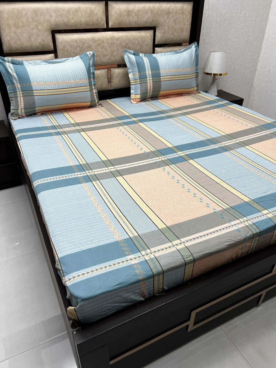 Pure Decor Blue Printed Pure Cotton 380TC Fitted Super King Bedsheet With 2 Pillow Covers
Pure Decor Blue Printed Pure Cotton 380TC Fitted Super King Bedsheet With 2 Pillow Covers