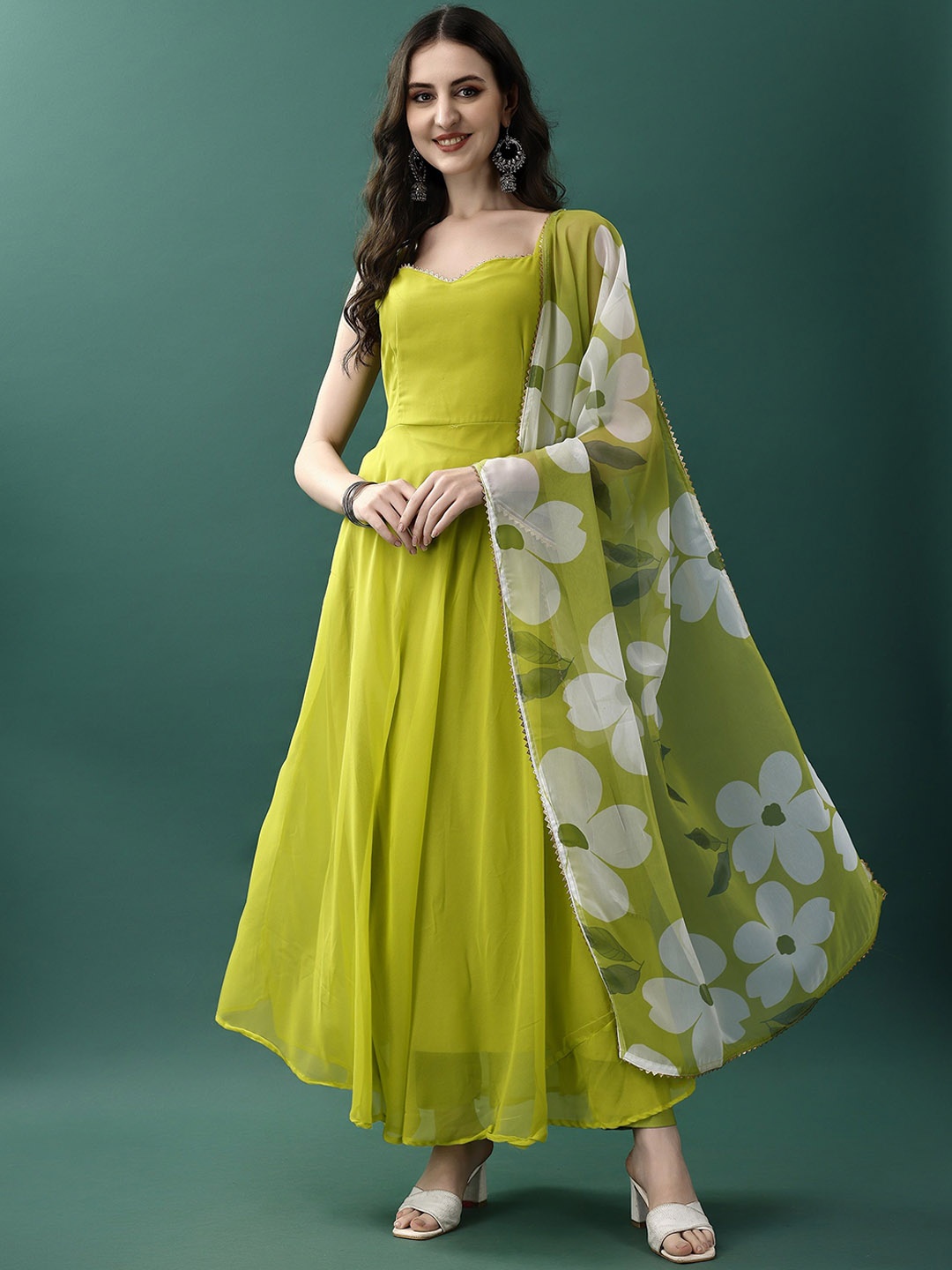 Ethnic Yard Sweetheart Neck Gotta Patti Pleated Anarkali Kurta With Trousers & Dupatta, Green
Ethnic Yard Sweetheart Neck Gotta Patti Pleated Anarkali Kurta With Trousers & Dupatta, Green