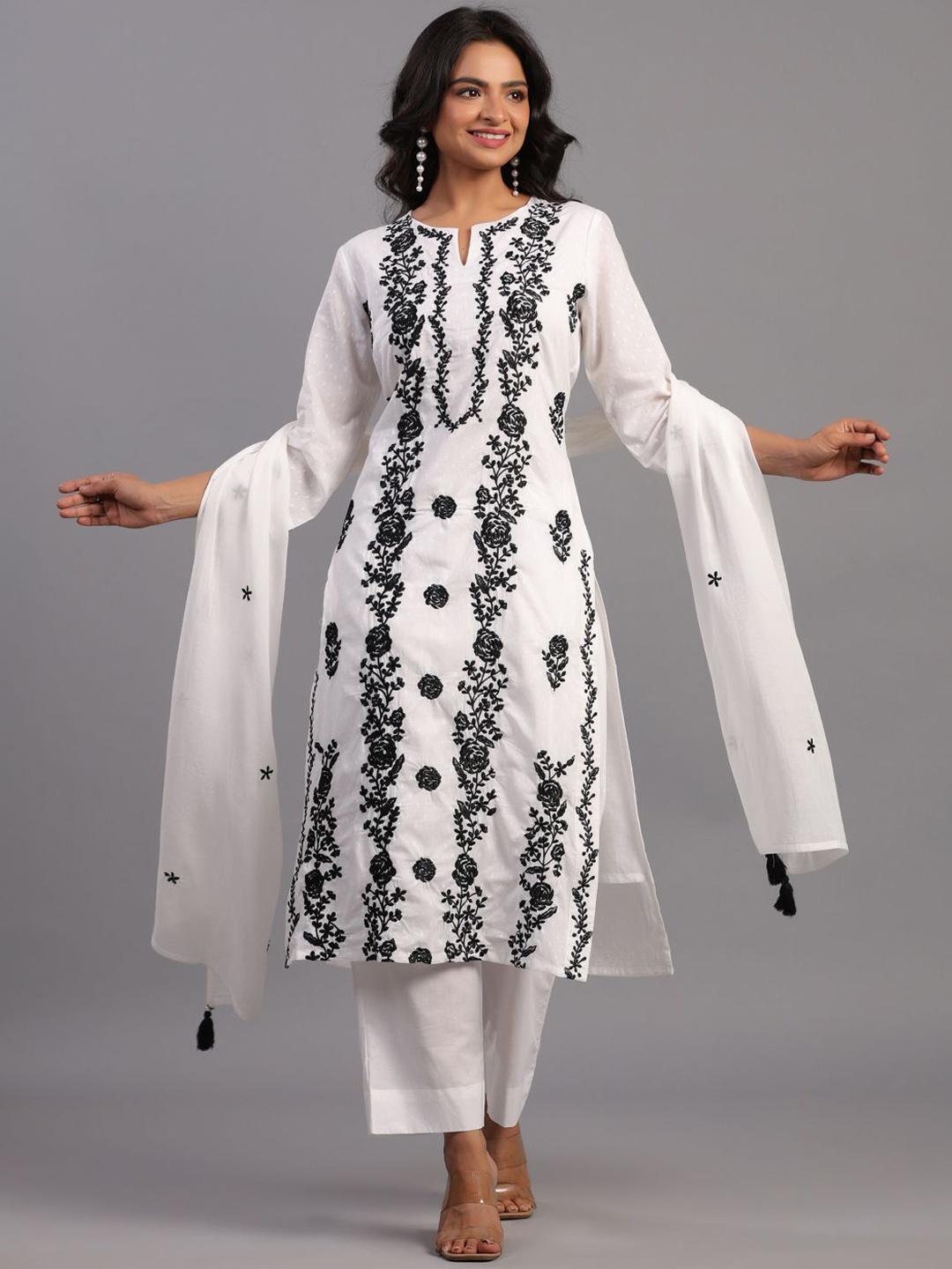 Amchoor Floral Embroidered Regular Thread Work Kurta With Trousers & Dupatta, White
Amchoor Floral Embroidered Regular Thread Work Kurta With Trousers & Dupatta, White