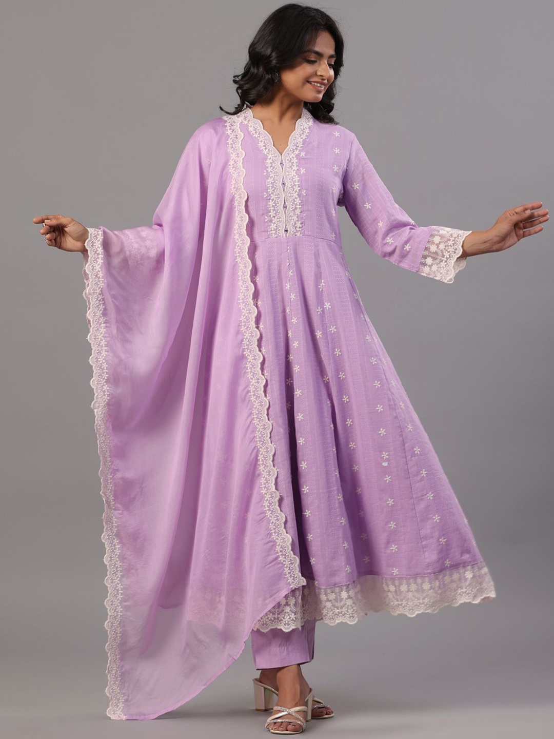 Amchoor Floral Embroidered Regular Thread Work Kurta with Trousers & Dupatta, Purple
Amchoor Floral Embroidered Regular Thread Work Kurta with Trousers & Dupatta, Purple
