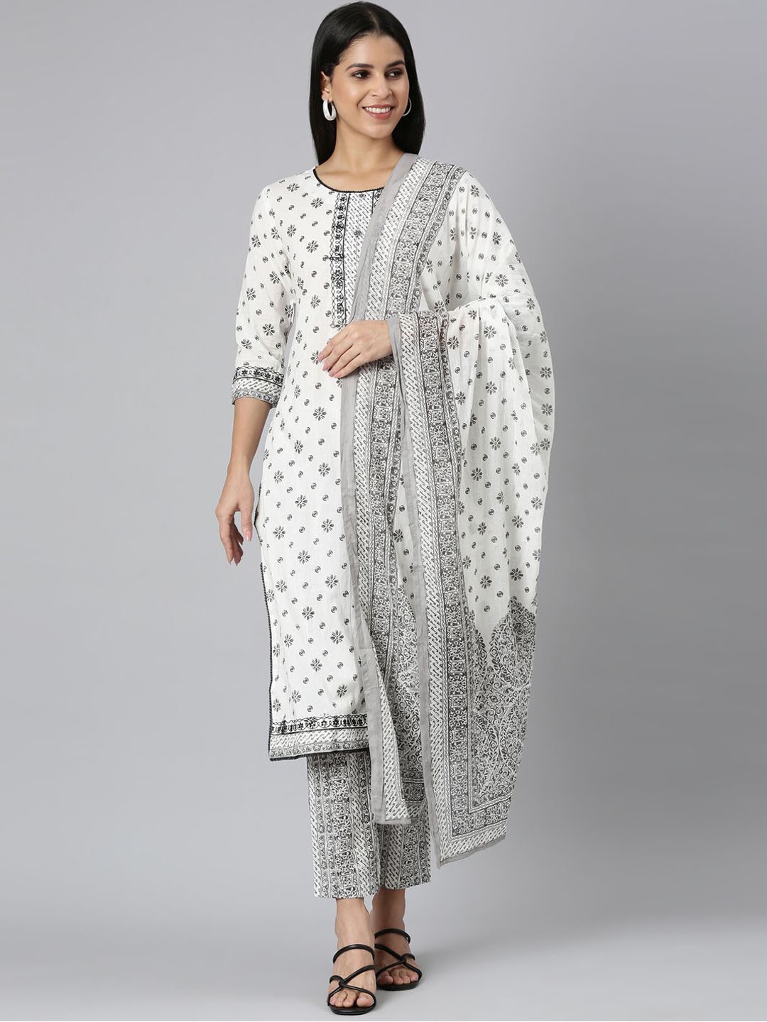 Neerus Floral Printed Thread Work Jute Cotton Straight Kurta With Trousers & Dupatta, White
Neerus Floral Printed Thread Work Jute Cotton Straight Kurta With Trousers & Dupatta, White