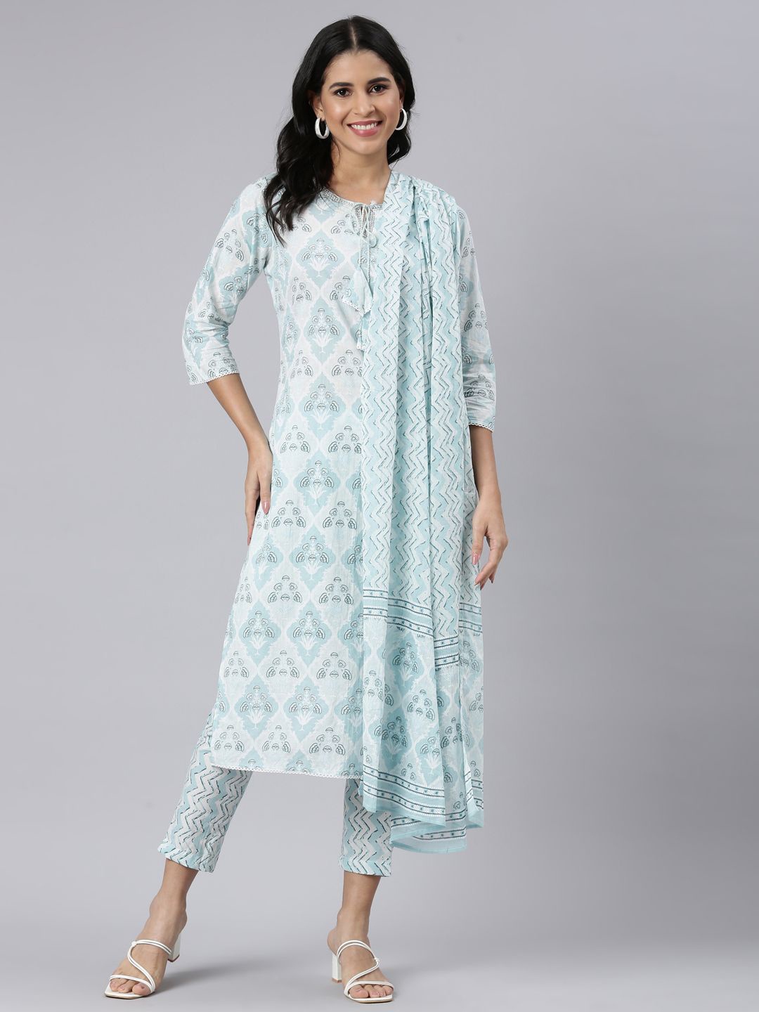 Neerus Floral Printed Regular Jute Cotton Straight Kurta With Trousers & Dupatta, Blue
Neerus Floral Printed Regular Jute Cotton Straight Kurta With Trousers & Dupatta, Blue