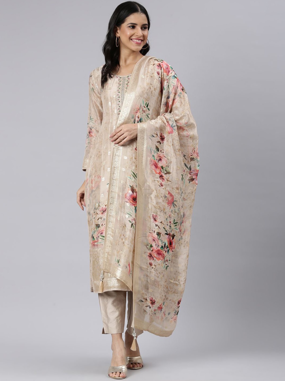 Neerus Floral Embroidered Beads and Stones Organza Straight Kurta with Trousers & Dupatta, Gold
Neerus Floral Embroidered Beads and Stones Organza Straight Kurta with Trousers & Dupatta, Gold