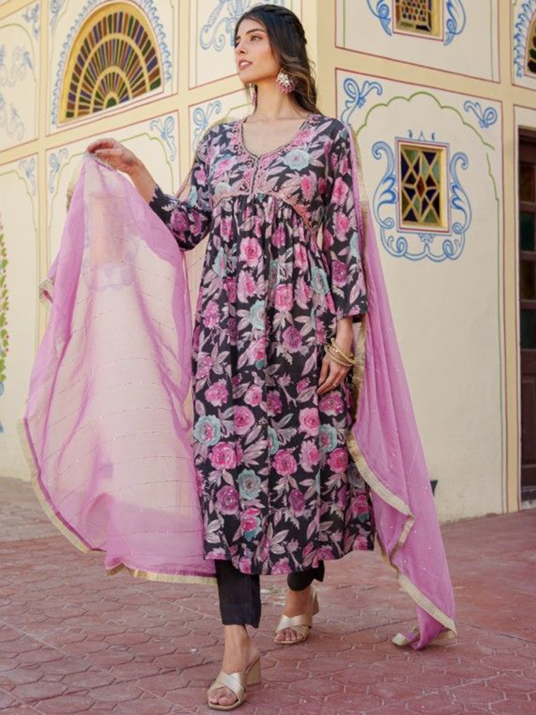 VAASVA JAIPUR Printed V-Neck Beads & Stones A-Line Empire Kurta With Trousers & Dupatta, Black
VAASVA JAIPUR Printed V-Neck Beads & Stones A-Line Empire Kurta With Trousers & Dupatta, Black