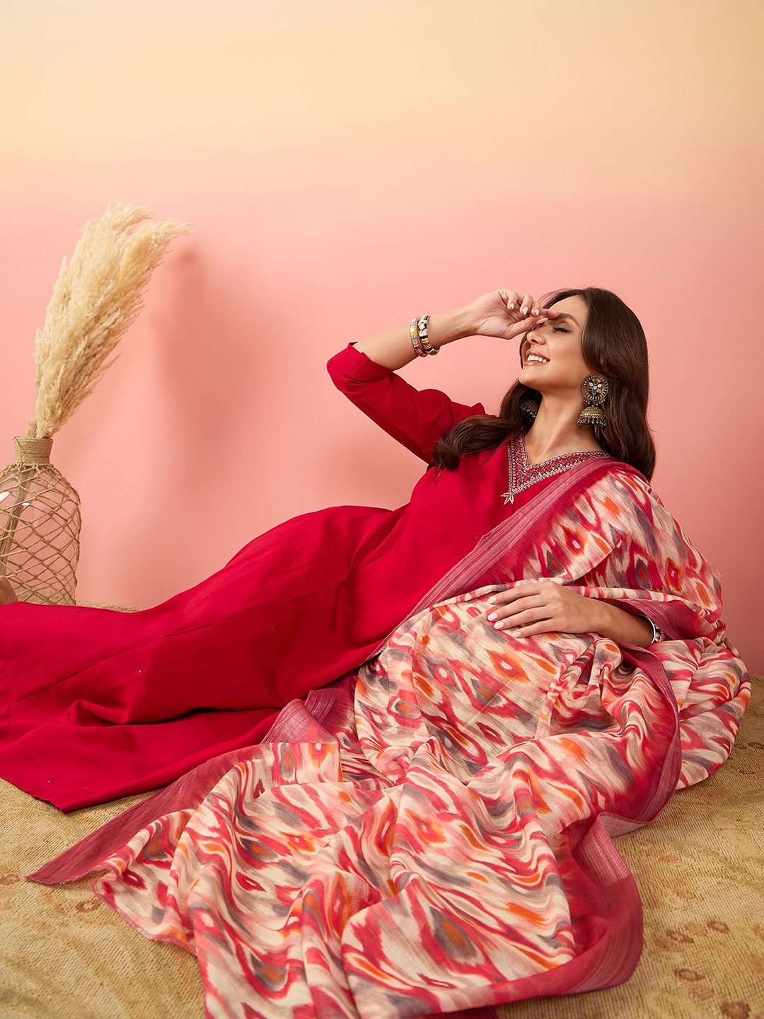 DIVASTRI Floral Yoke Design Thread Work Straight Kurta With Trousers & Dupatta, Red
DIVASTRI Floral Yoke Design Thread Work Straight Kurta With Trousers & Dupatta, Red