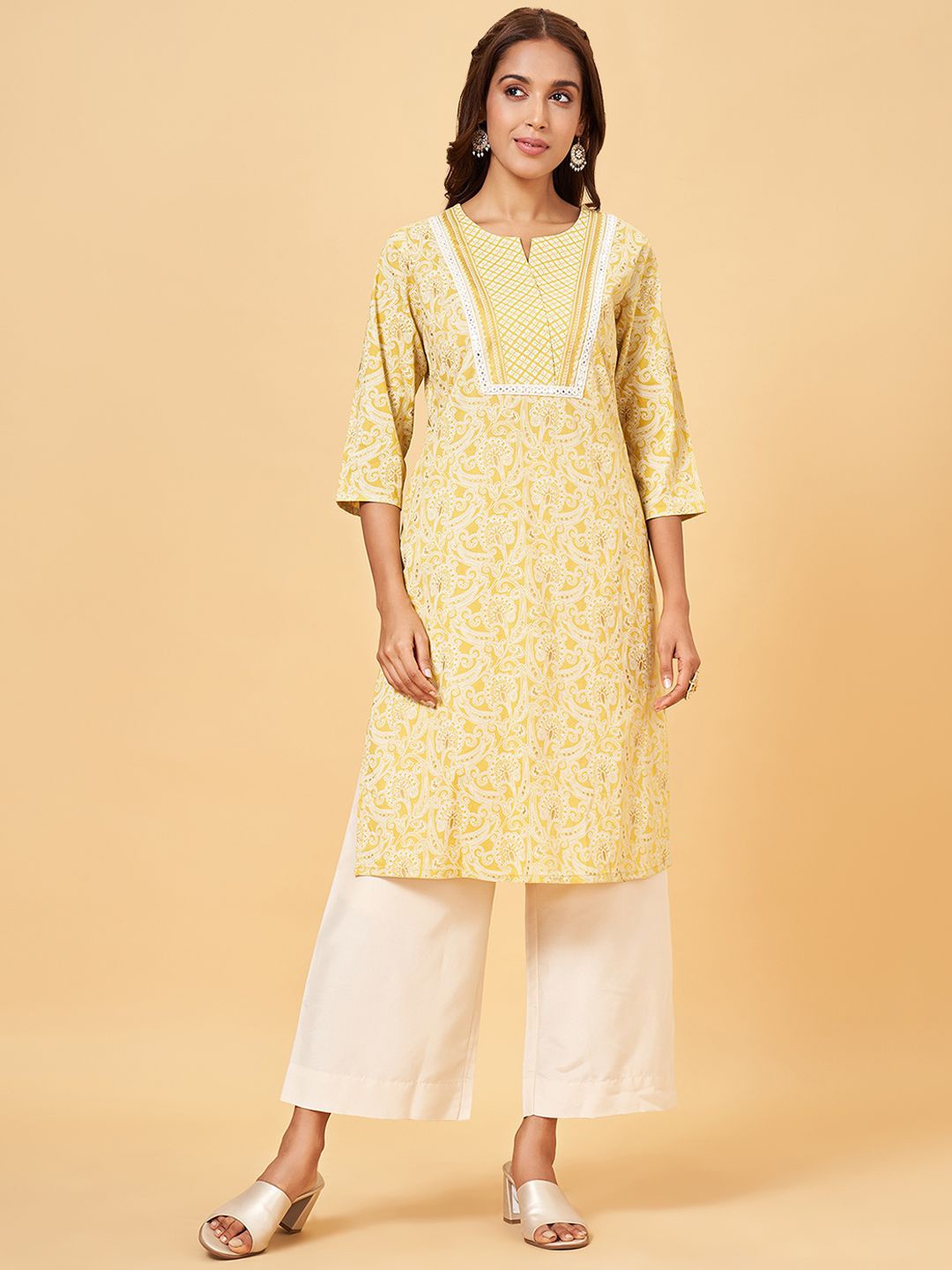RANGMANCH BY PANTALOONS Paisley Printed Mirror Work Pure Cotton Straight Kurta, Yellow
RANGMANCH BY PANTALOONS Paisley Printed Mirror Work Pure Cotton Straight Kurta, Yellow