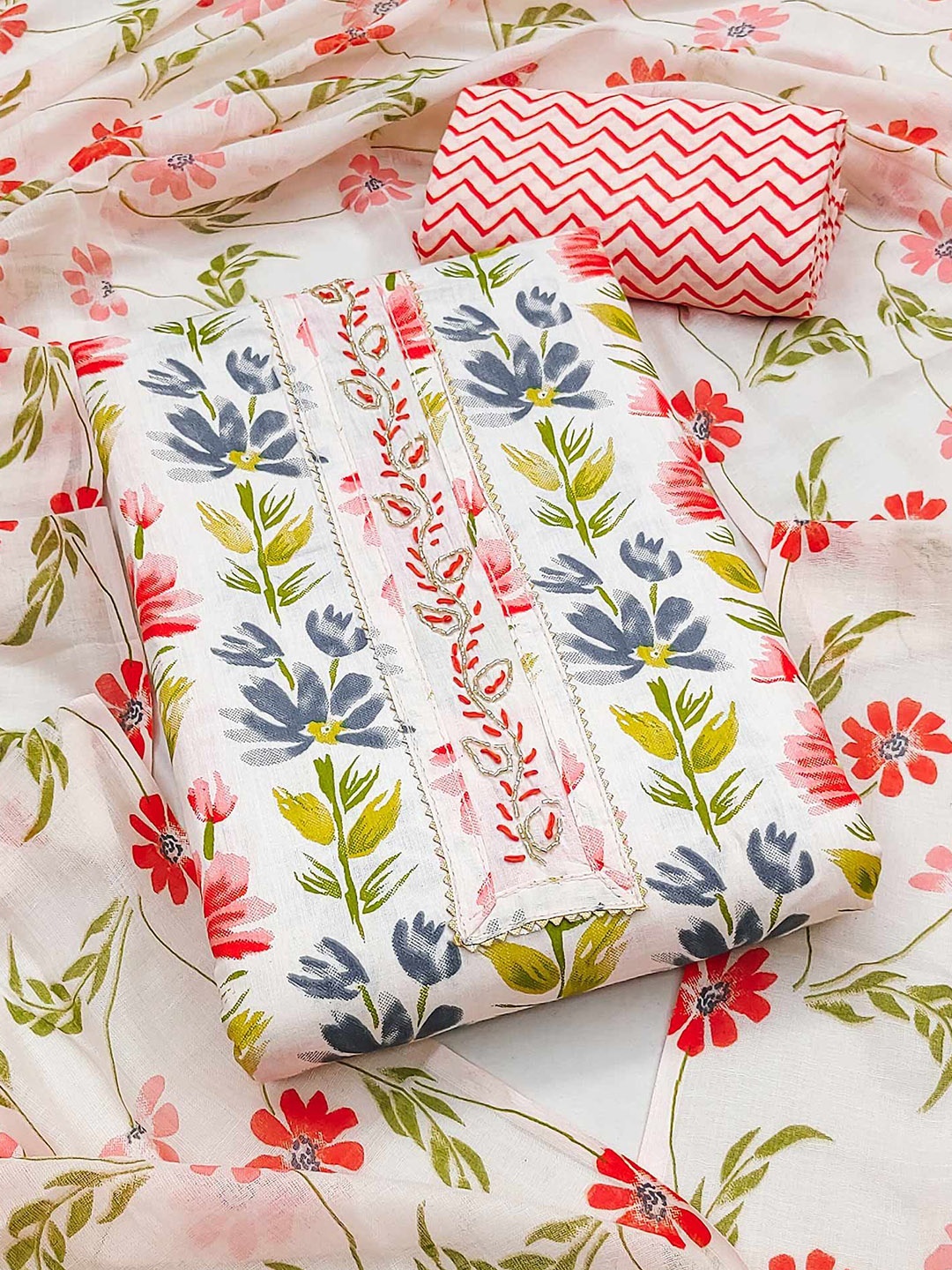 Peachmode Floral Printed Beads and Stones Pure Cotton Unstitched Dress Material, White
Peachmode Floral Printed Beads and Stones Pure Cotton Unstitched Dress Material, White